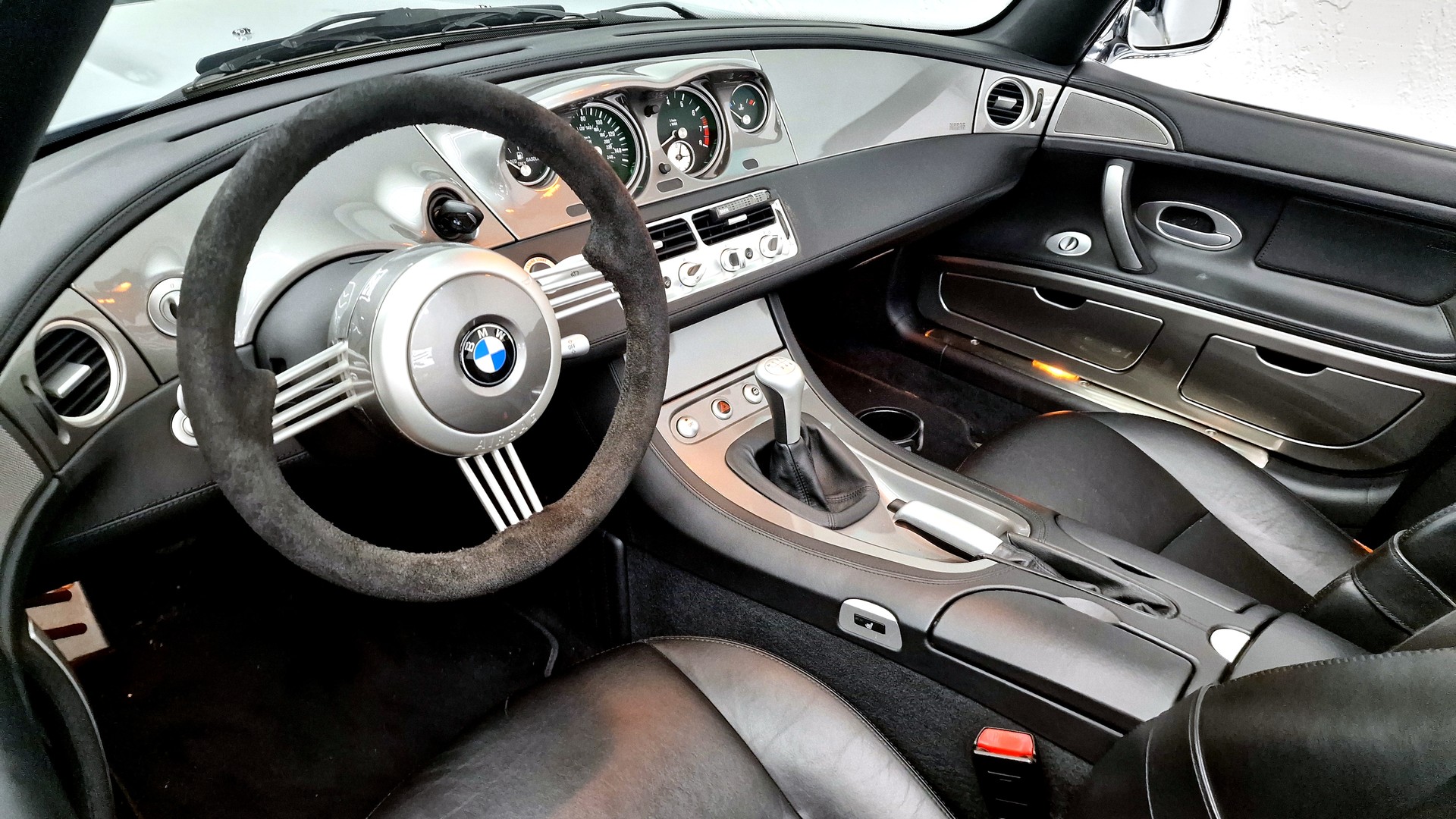BMW Z8 Roadster-image-14