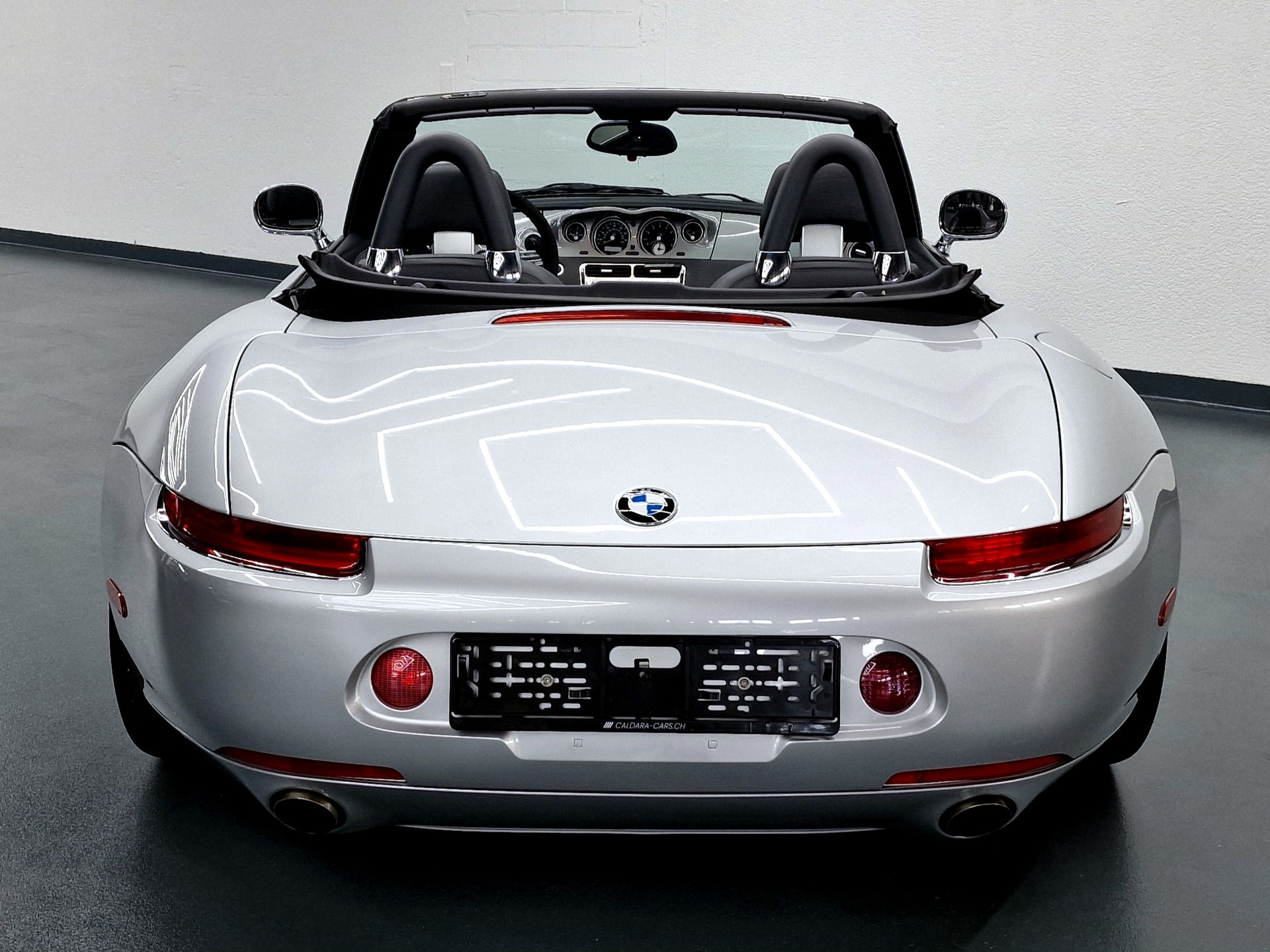 BMW Z8 Roadster-image-10