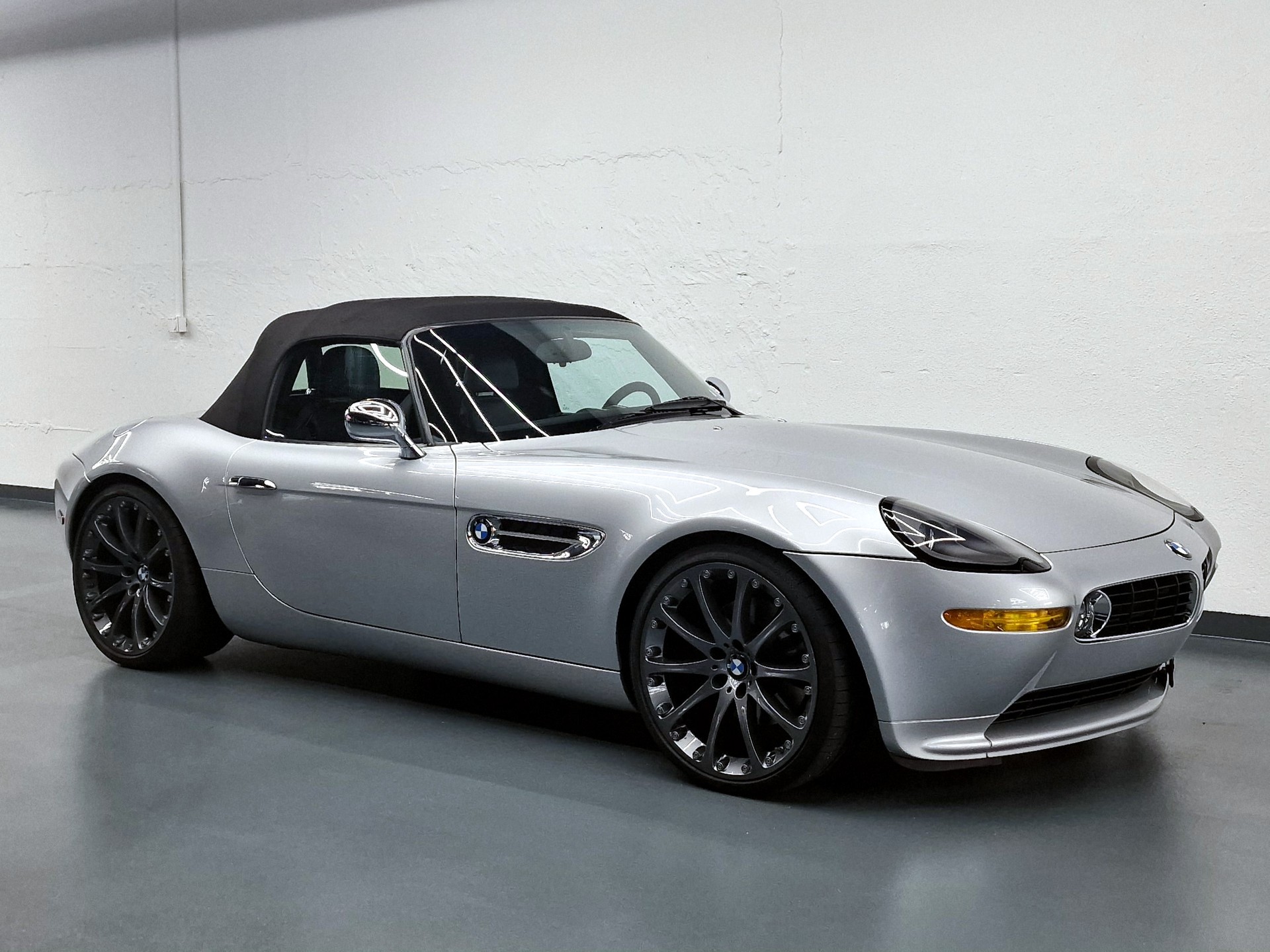 BMW Z8 Roadster-image-4