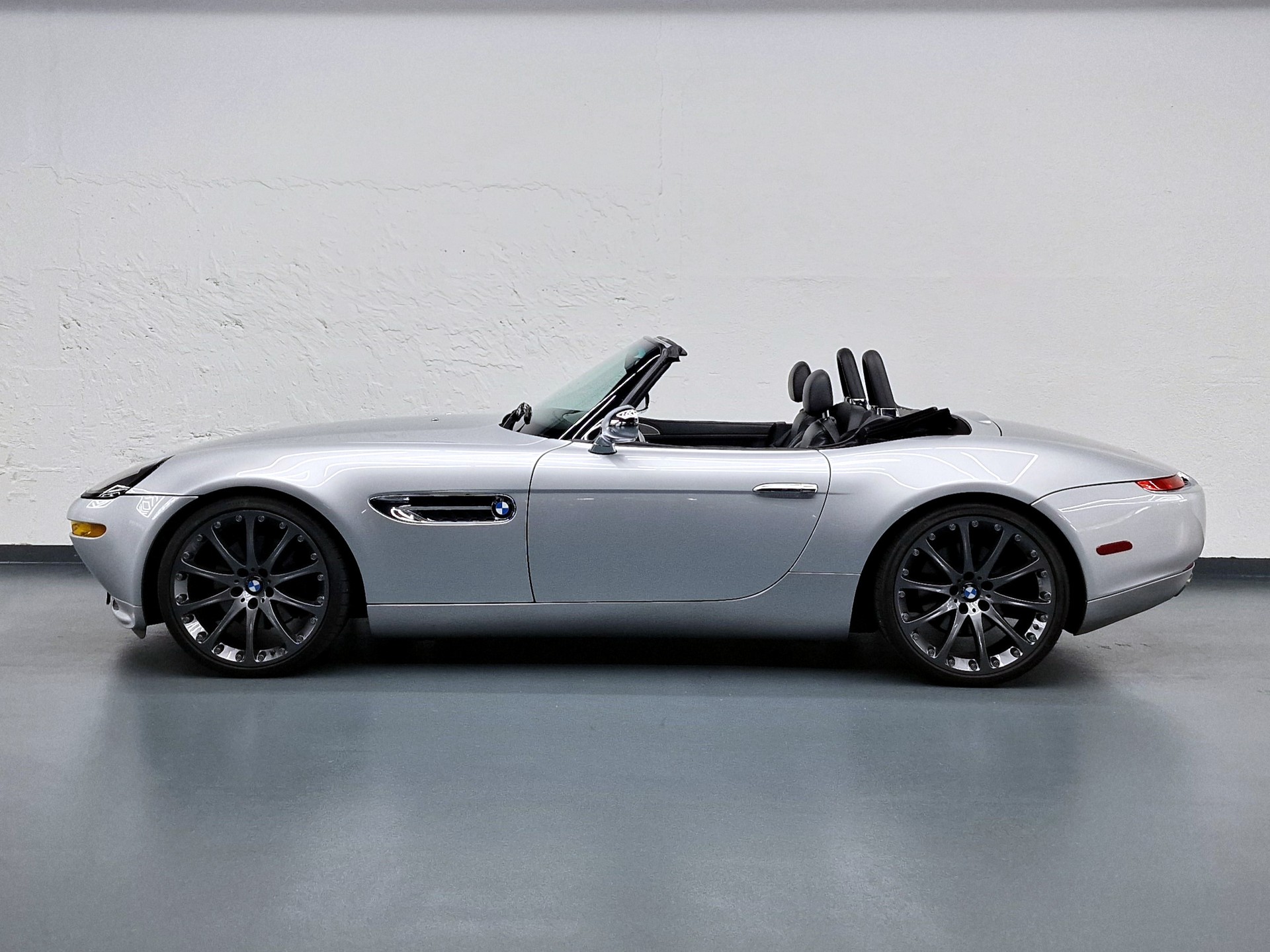 BMW Z8 Roadster-image-7