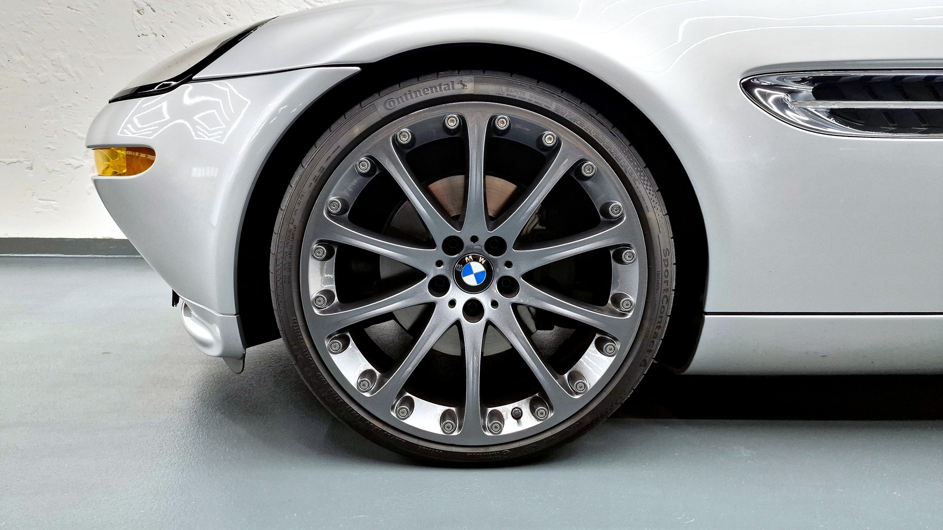 BMW Z8 Roadster-image-11