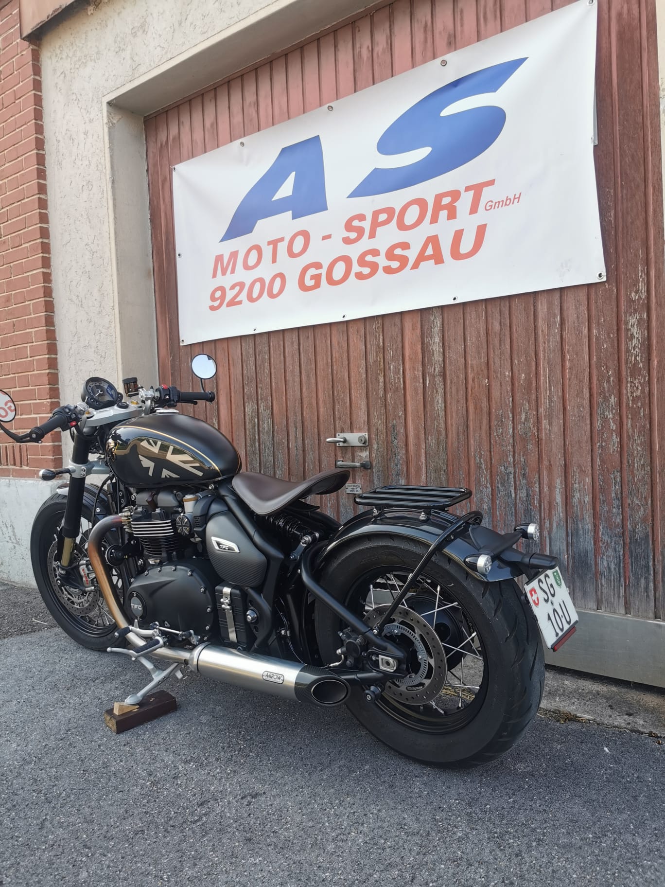 TRIUMPH Bonneville 1200 Bobber-image-5