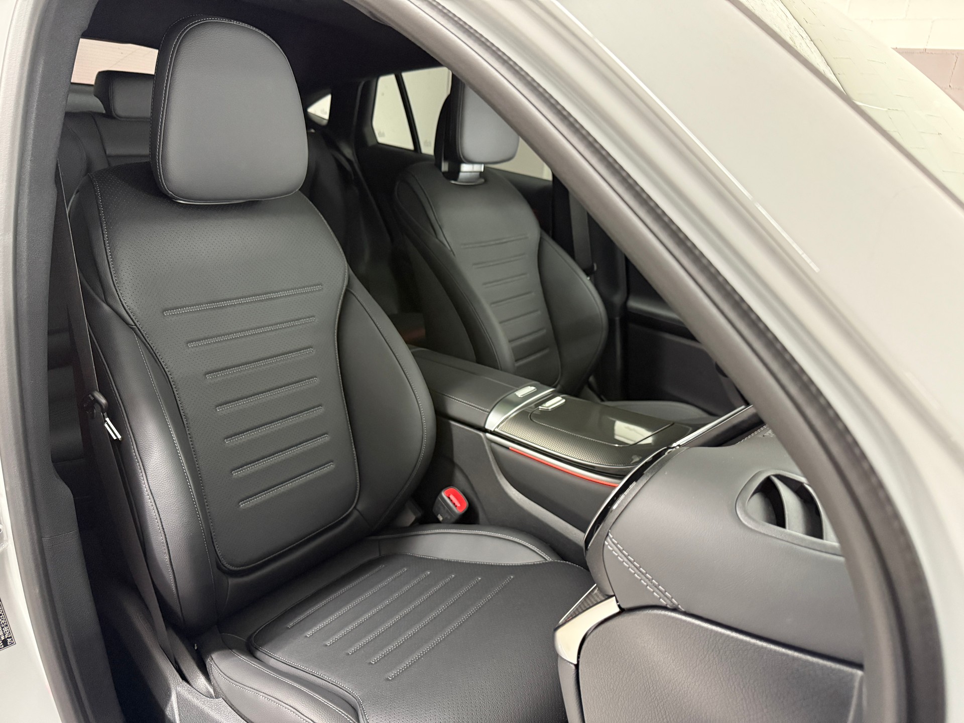 MERCEDES-BENZ GLC 200 4MATIC Coupe-image-9