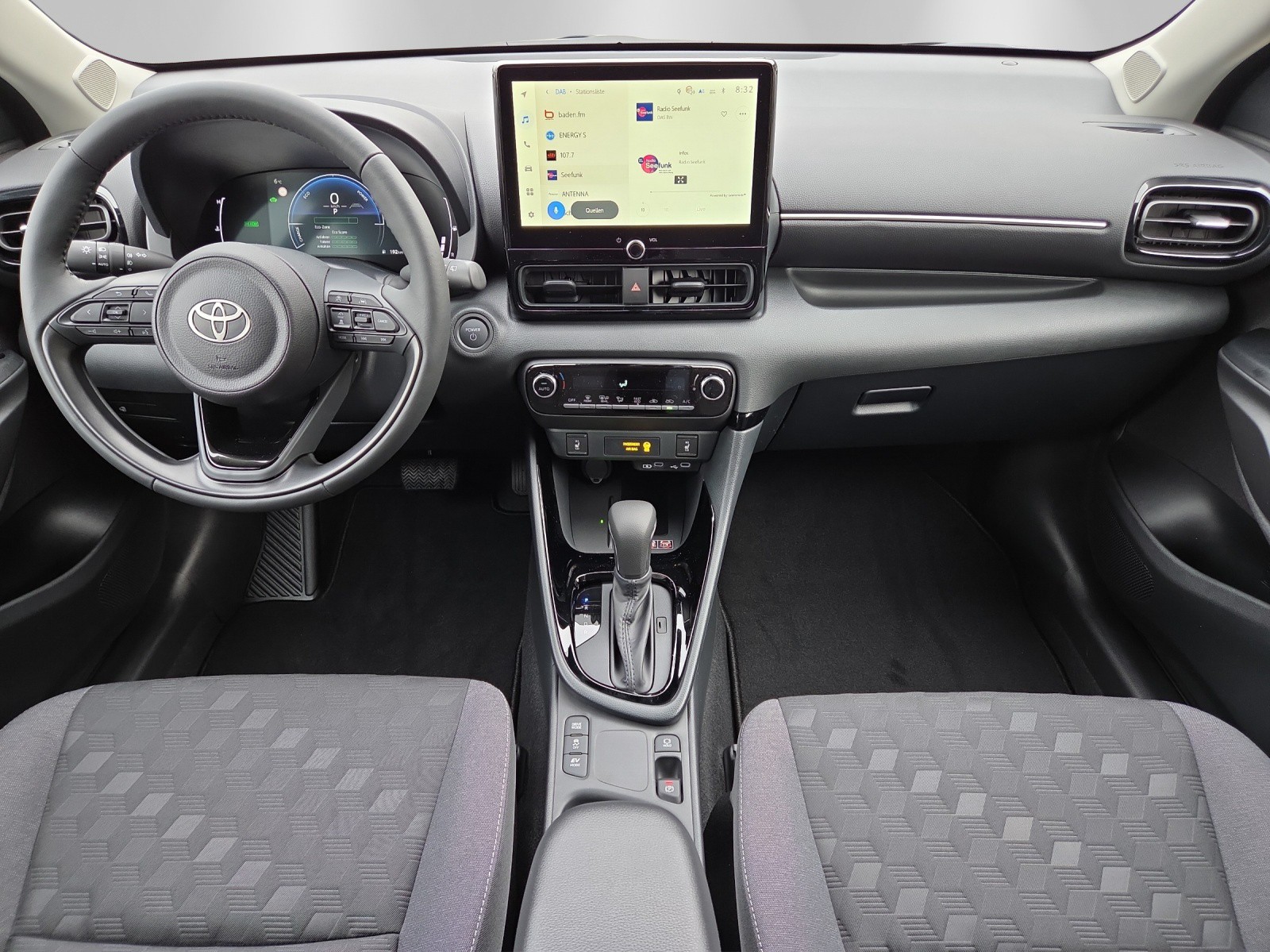 TOYOTA Yaris 1.5 Trend e-CVT-image-12