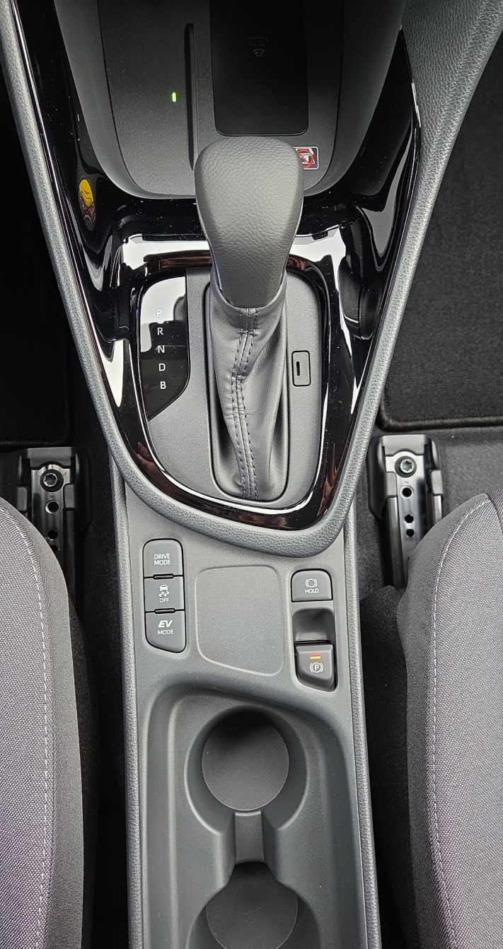 TOYOTA Yaris 1.5 Trend e-CVT-image-15