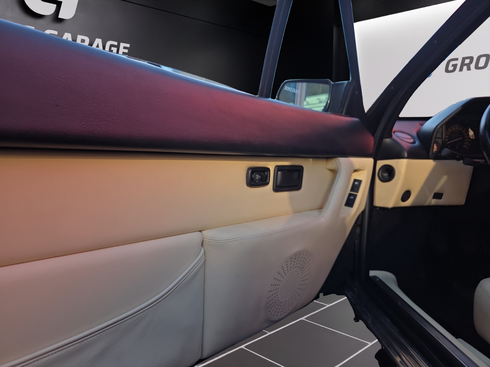 FERRARI Mondial 3.4 T Cabriolet-image-13