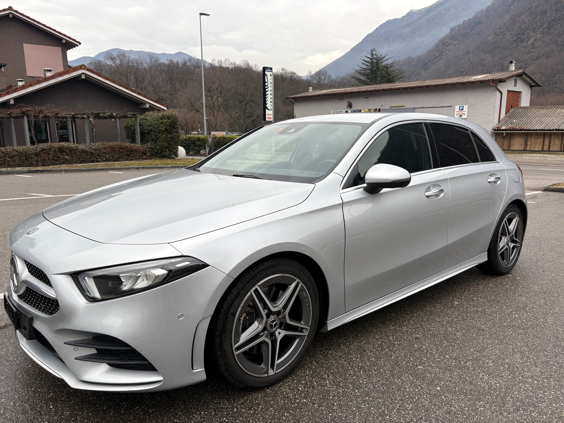 MERCEDES-BENZ A 220 AMG Line 7G-DCT 4Matic