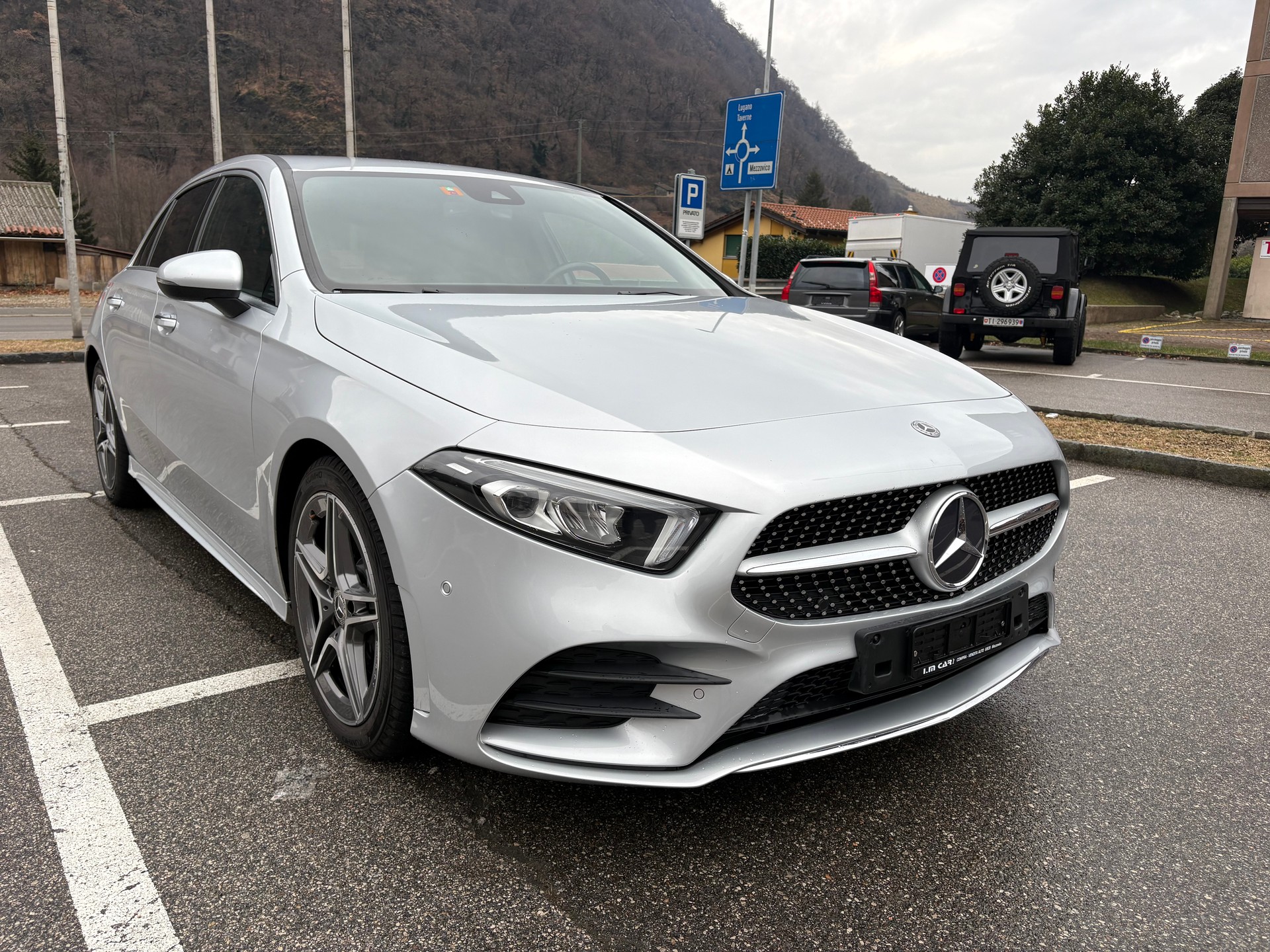 MERCEDES-BENZ A 220 AMG Line 7G-DCT 4Matic-image-6