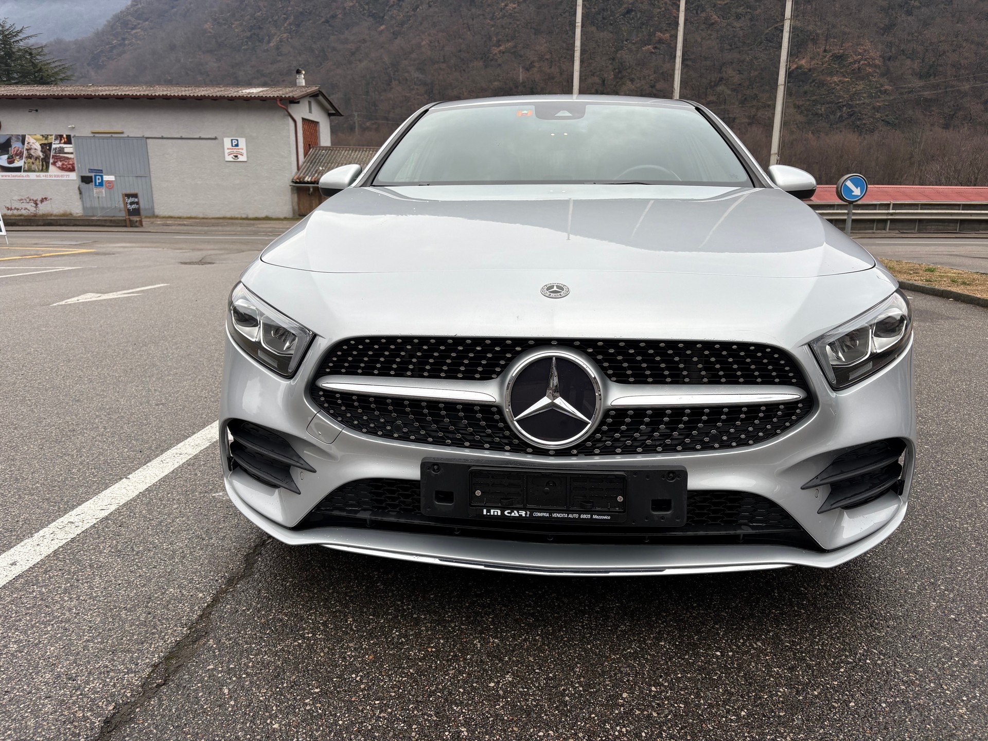 MERCEDES-BENZ A 220 AMG Line 7G-DCT 4Matic-image-7