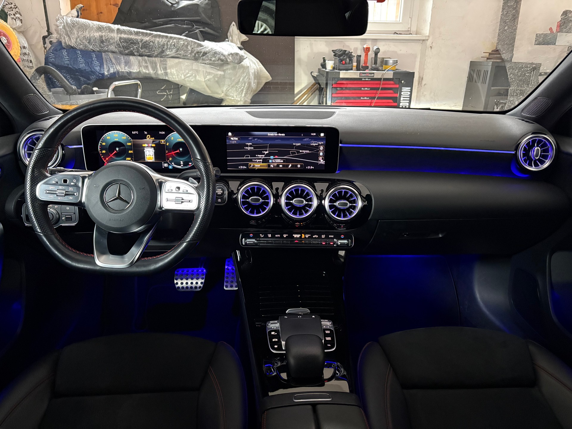 MERCEDES-BENZ A 220 AMG Line 7G-DCT 4Matic-image-8