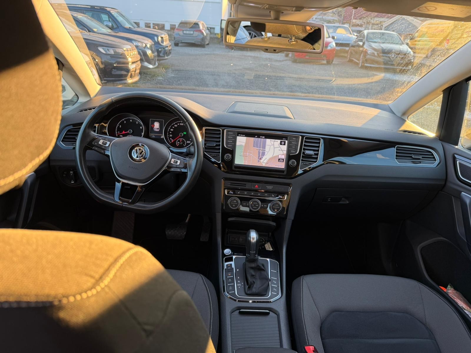 VW Golf Sportsvan 1.4 TSI Highline DSG-image-9