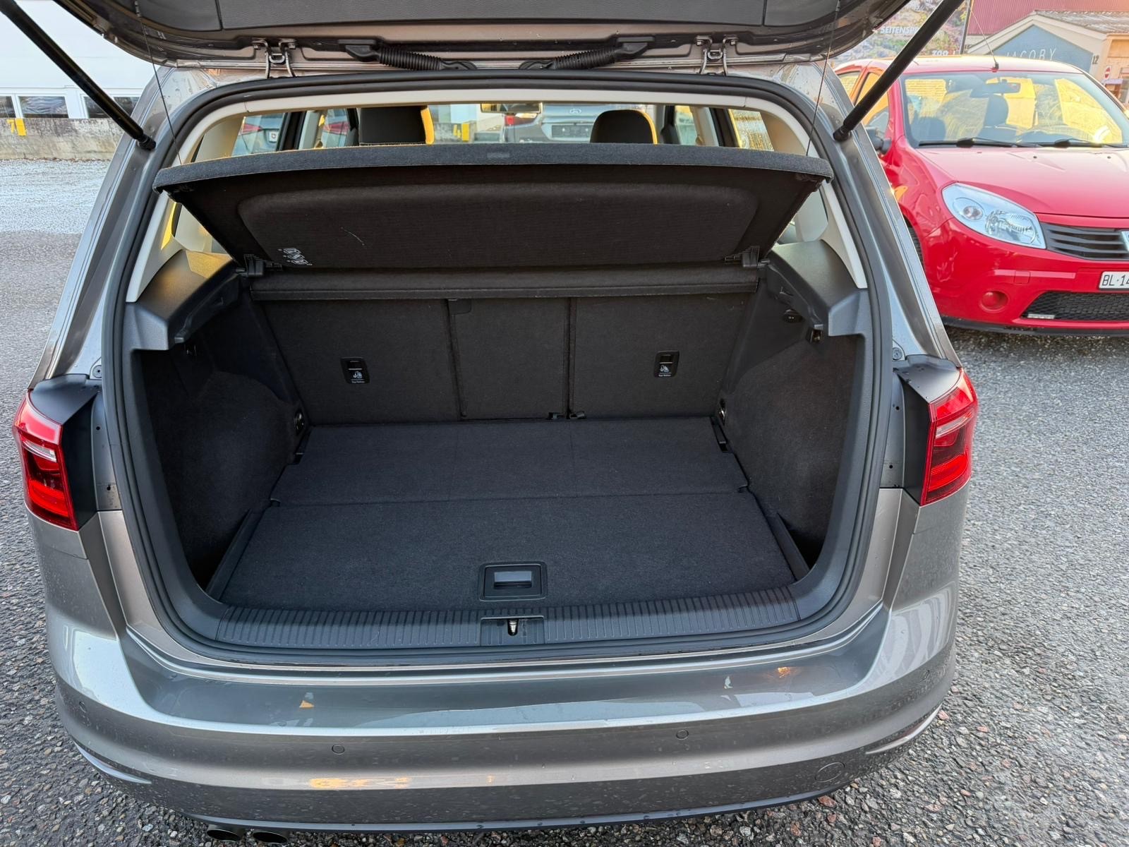 VW Golf Sportsvan 1.4 TSI Highline DSG-image-8