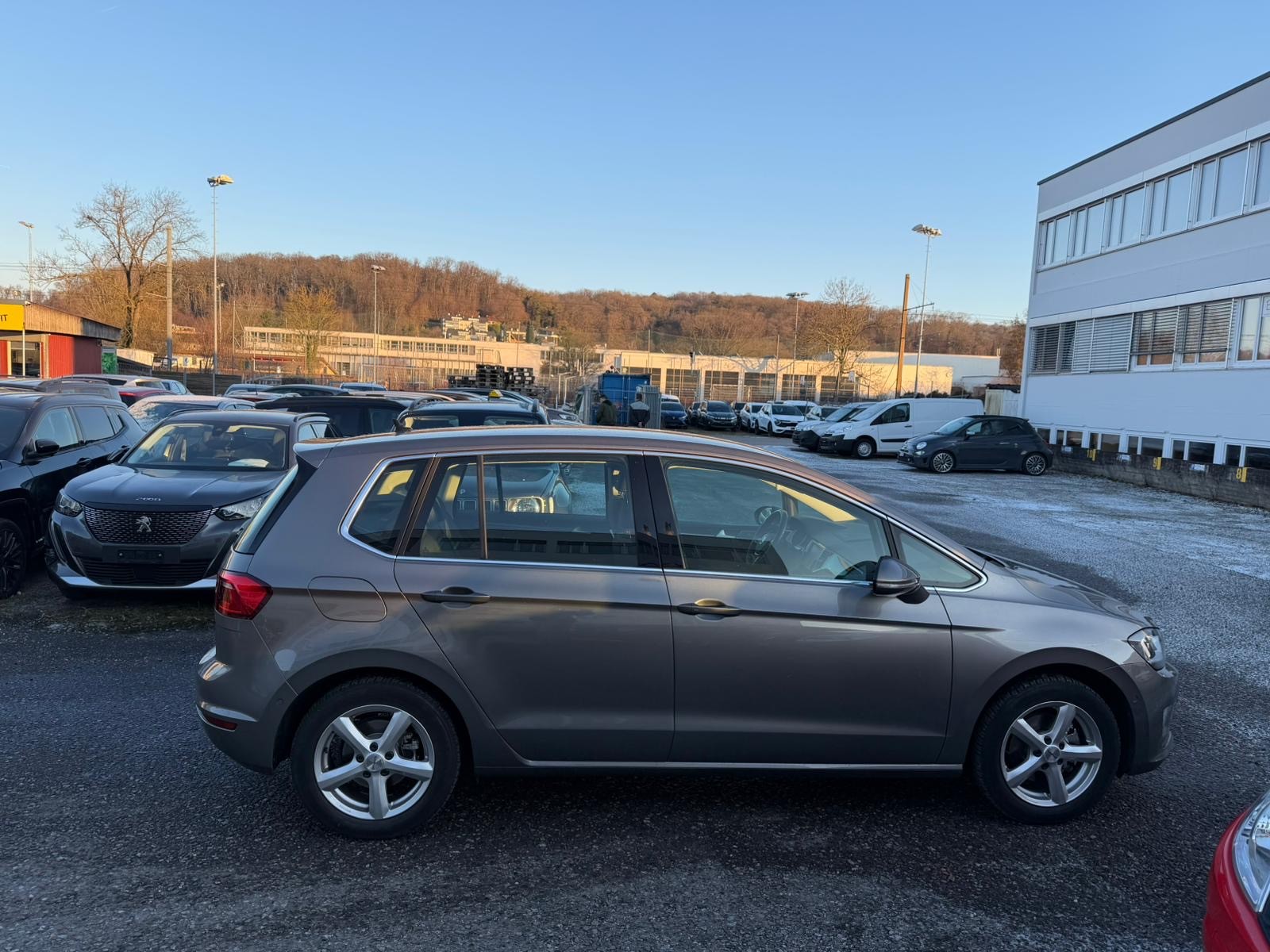 VW Golf Sportsvan 1.4 TSI Highline DSG-image-7