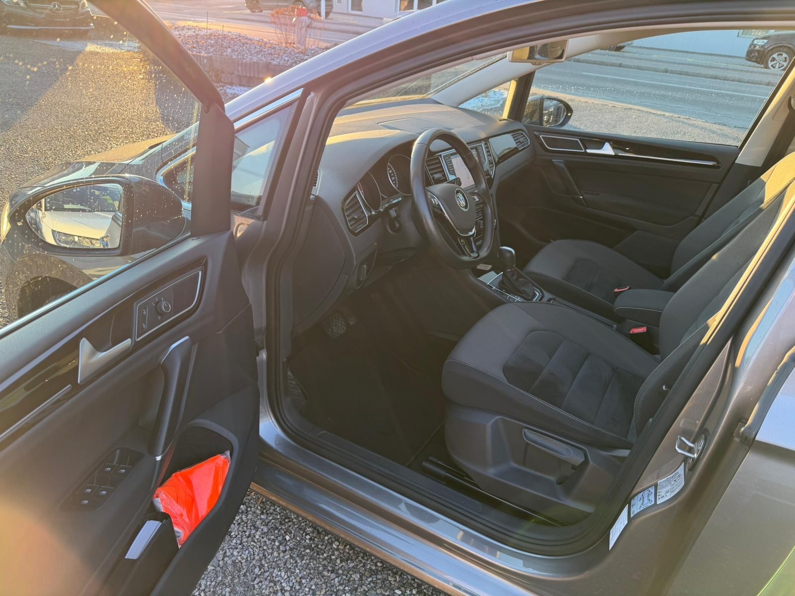 VW Golf Sportsvan 1.4 TSI Highline DSG-image-11