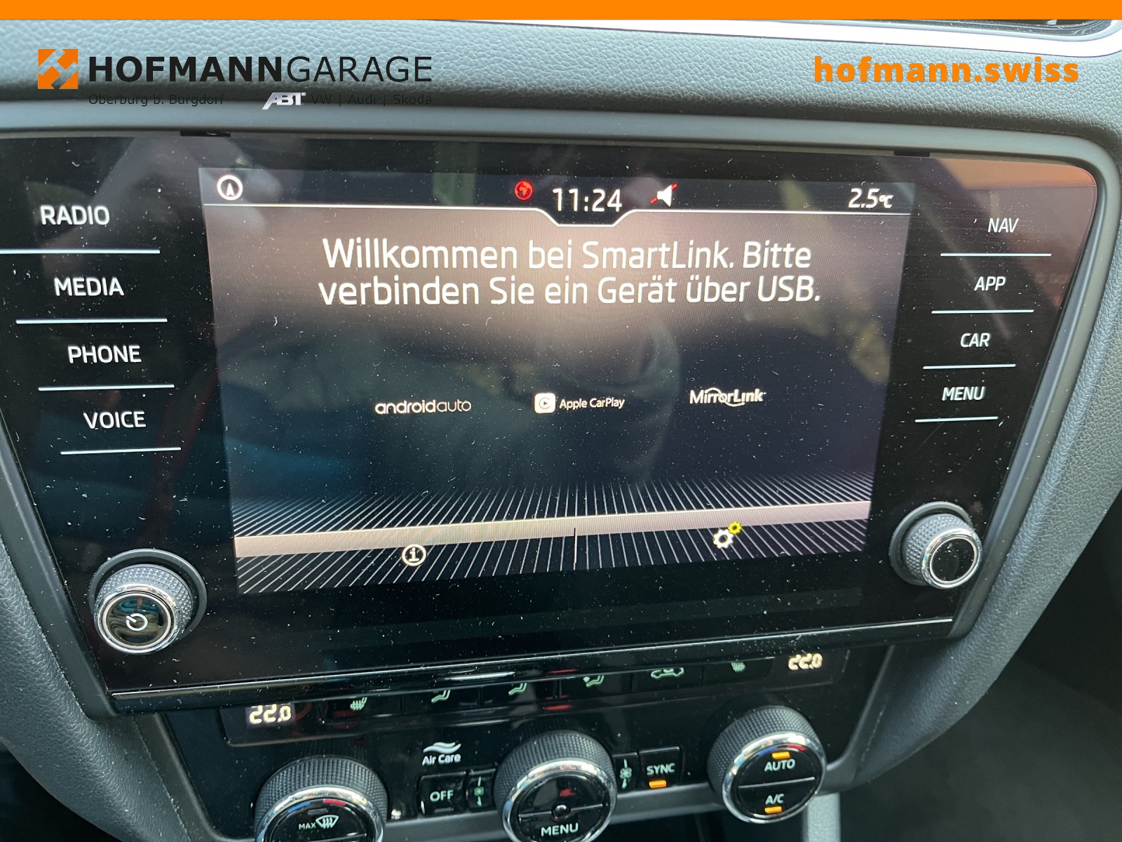 SKODA Octavia Combi 2.0 TDI Ambition 4x4 DSG-image-17