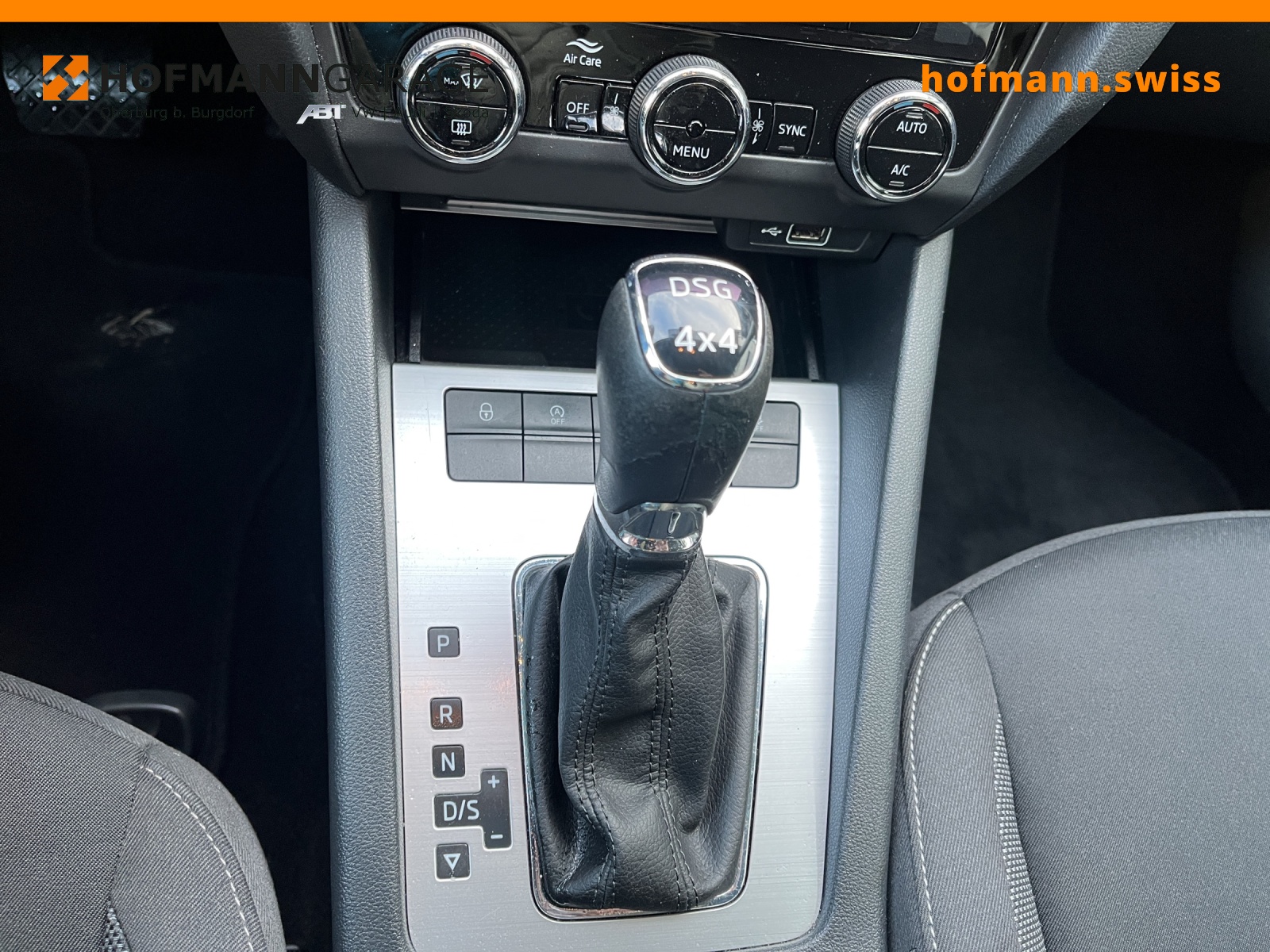 SKODA Octavia Combi 2.0 TDI Ambition 4x4 DSG-image-10