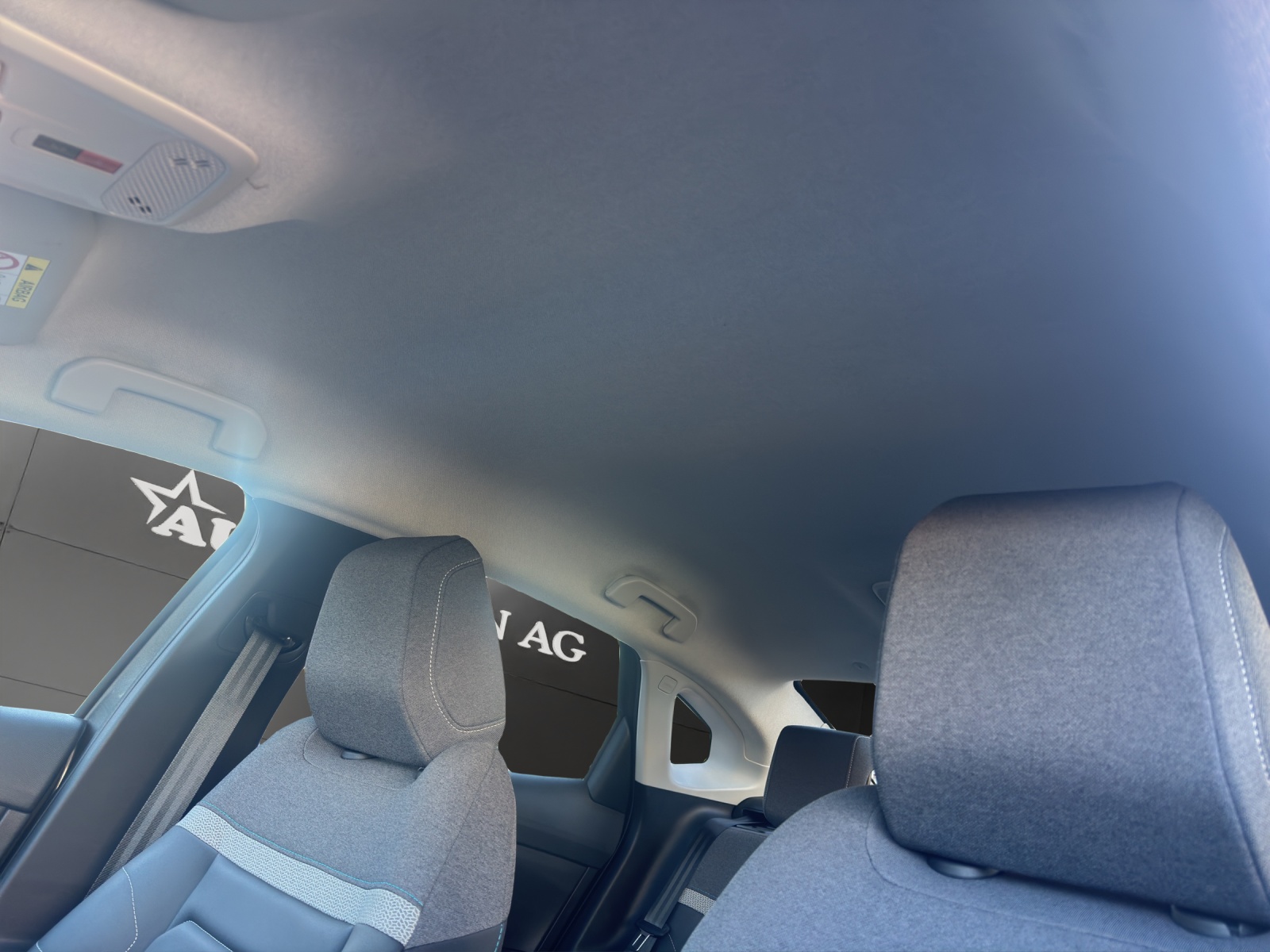 CITROEN C4 X 1.2 Pure Tech Max EAT8-image-10
