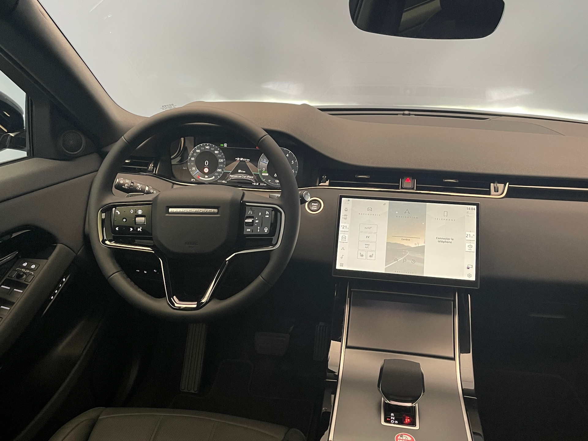 LAND ROVER Range Rover Evoque 1.5 T 270e S-image-5