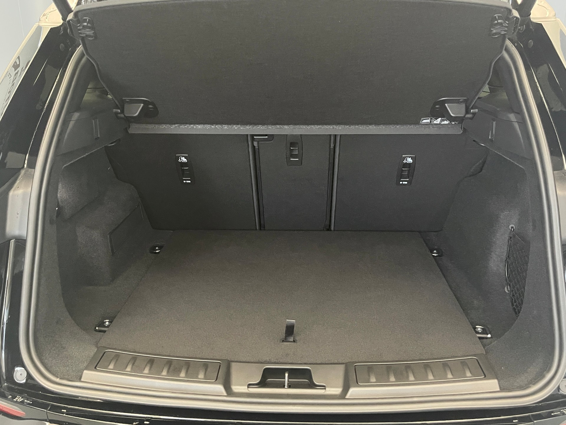 LAND ROVER Range Rover Evoque 1.5 T 270e S-image-11