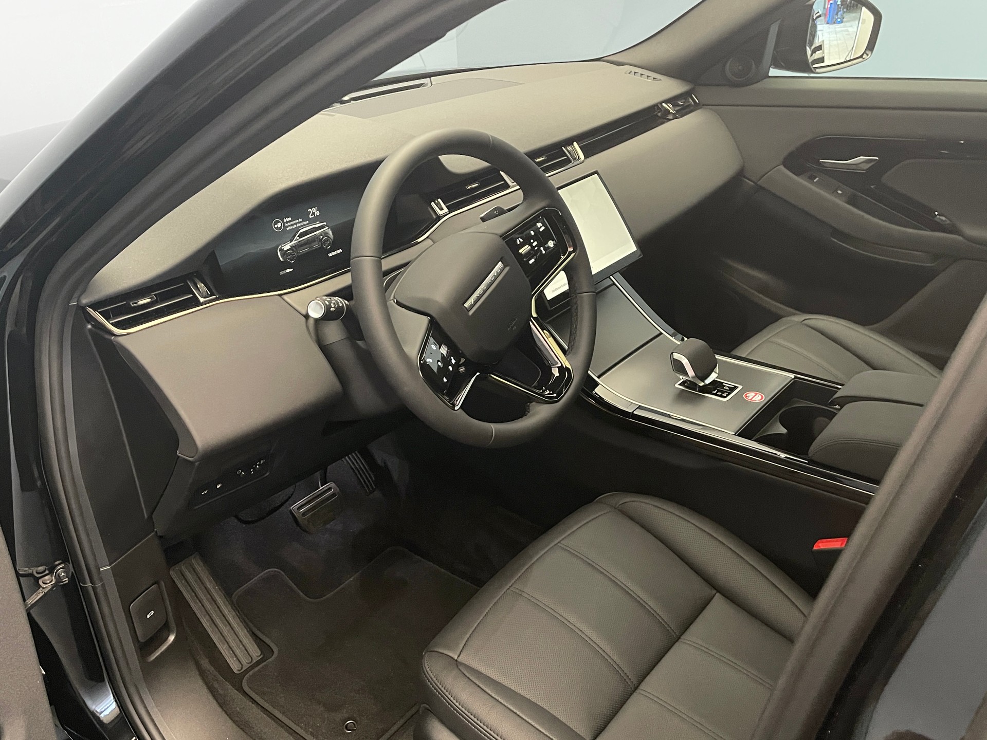 LAND ROVER Range Rover Evoque 1.5 T 270e S-image-6