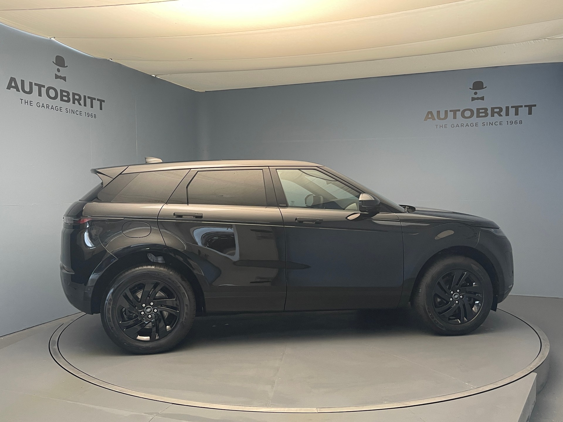 LAND ROVER Range Rover Evoque 1.5 T 270e S-showroom-element-2