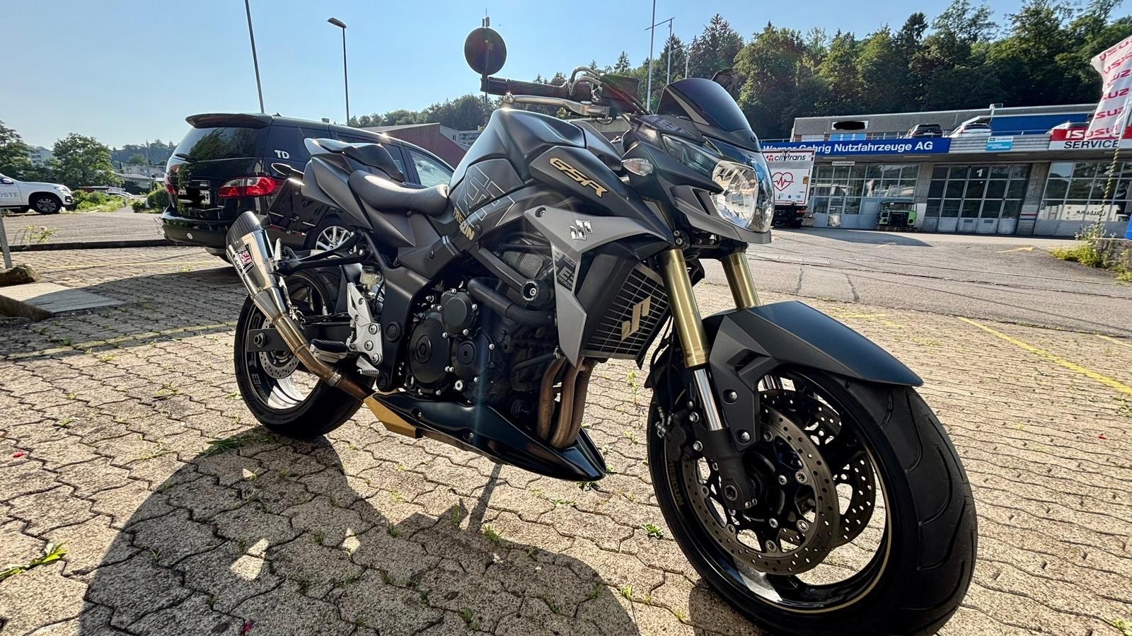 SUZUKI GSR 750 ABS Freegun-image-3
