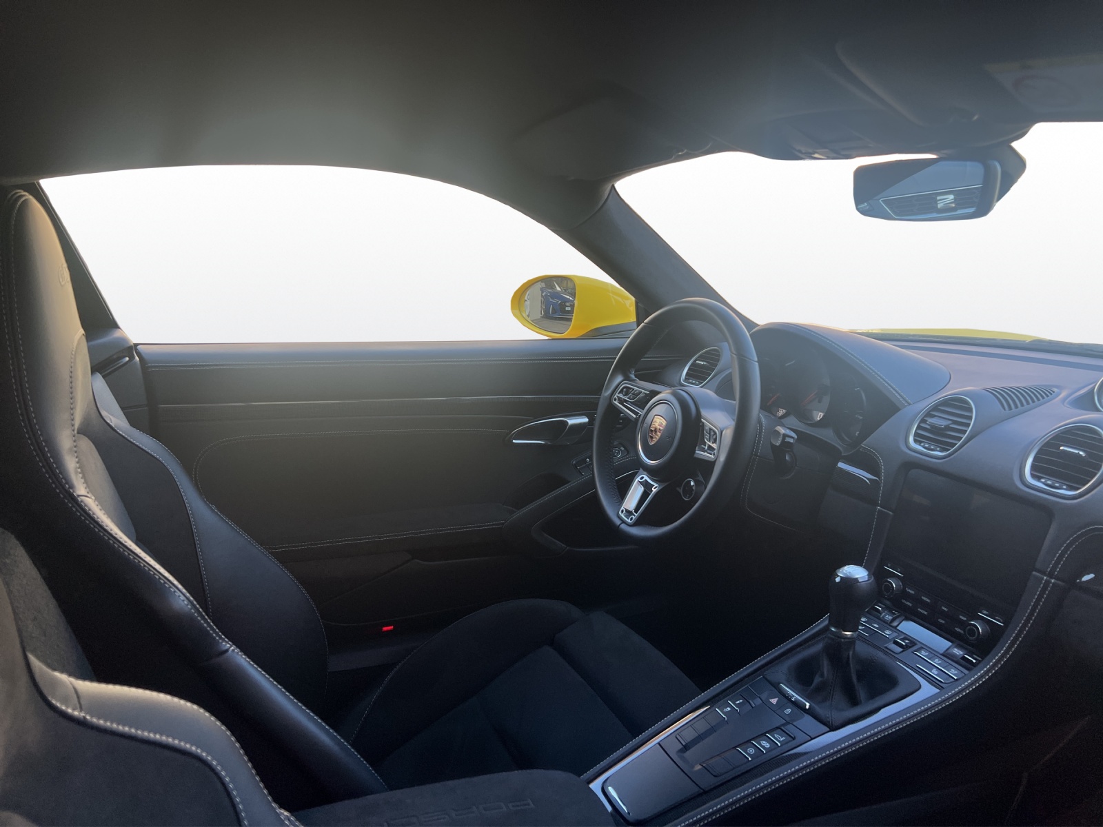 PORSCHE 718 Cayman GTS 4.0-image-12