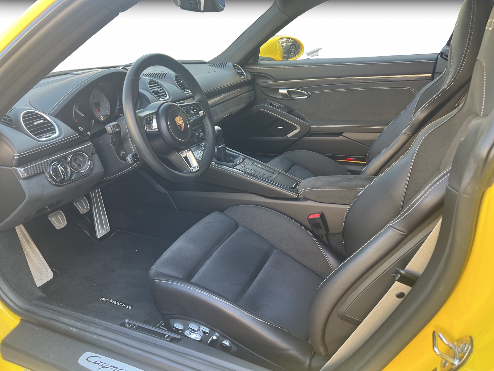 PORSCHE 718 Cayman GTS 4.0-image-8