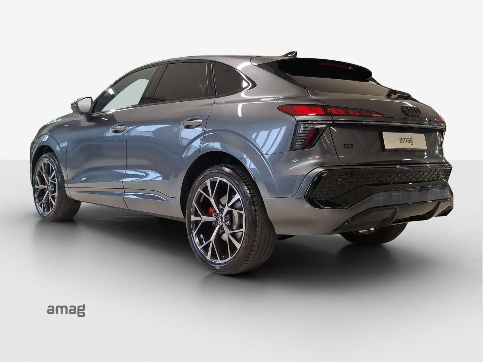 AUDI Q3 Sportback TFSI quattro 195 kW S tronic-showroom-element-2
