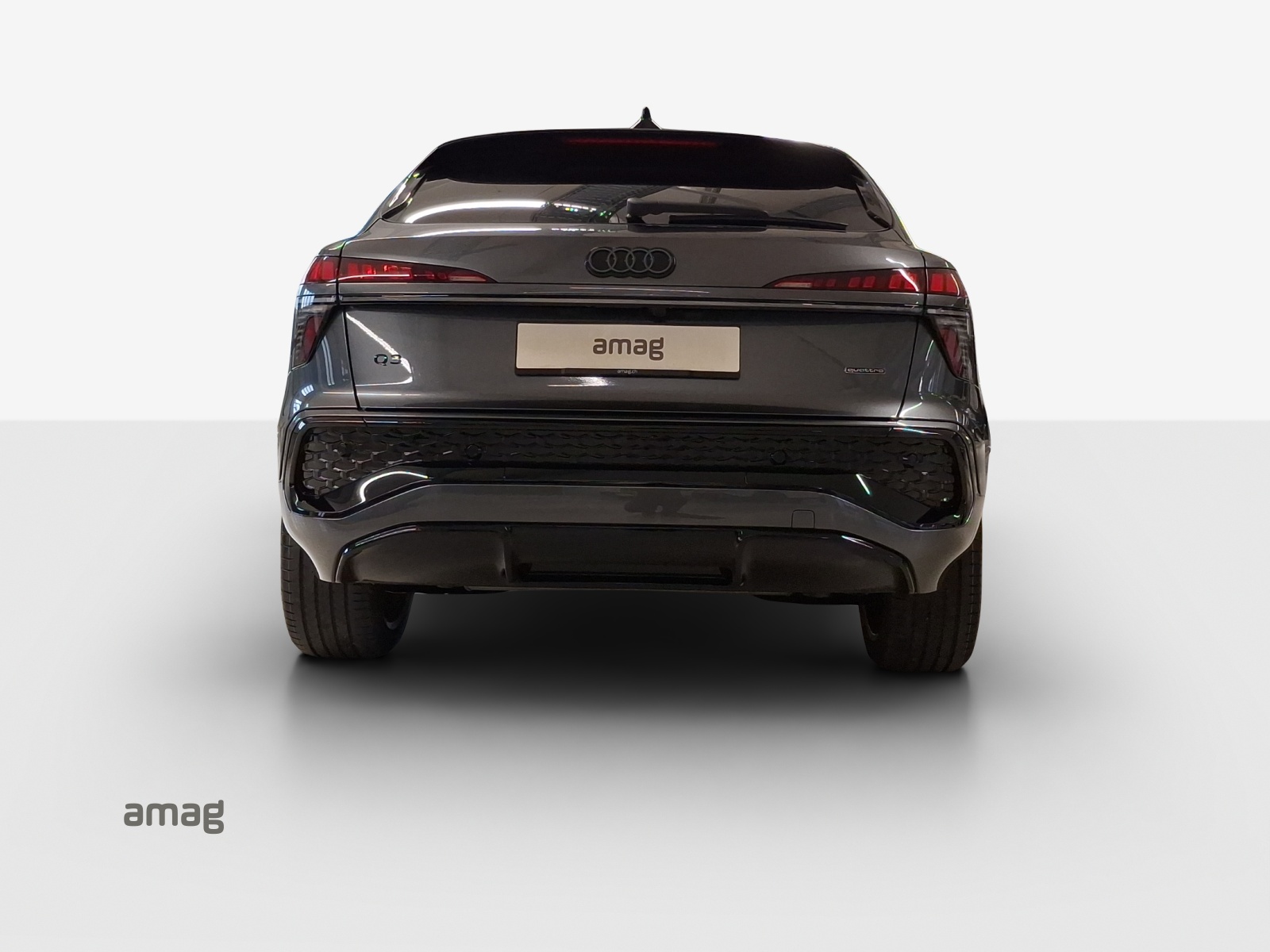 AUDI Q3 Sportback TFSI quattro 195 kW S tronic-showroom-element-3