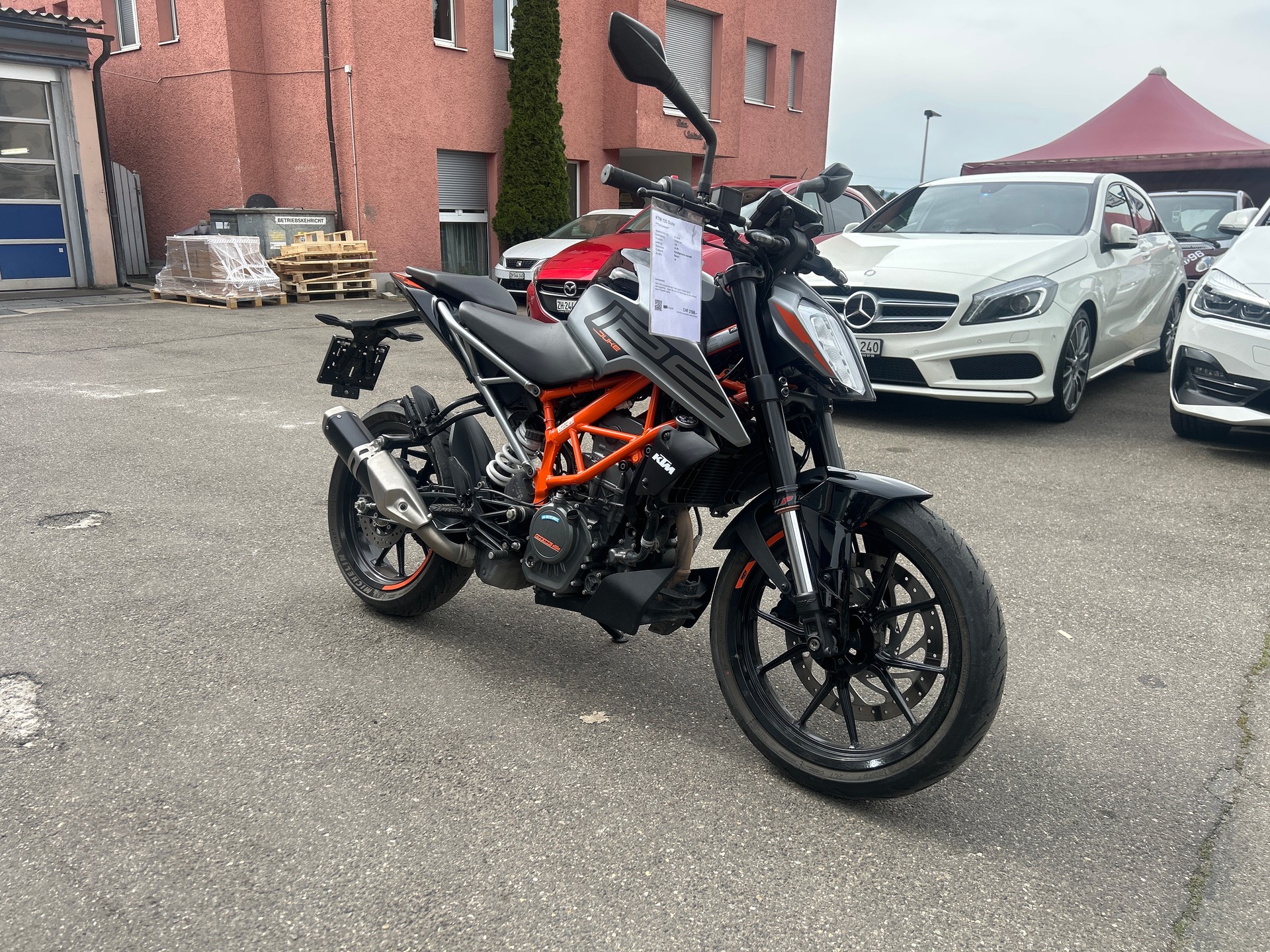 KTM 125 Duke-image-1
