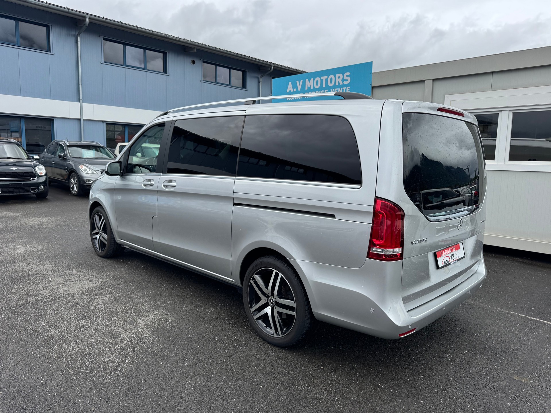 MERCEDES-BENZ V 300 d lang Avantgarde 4Matic 9G-Tronic-image-3