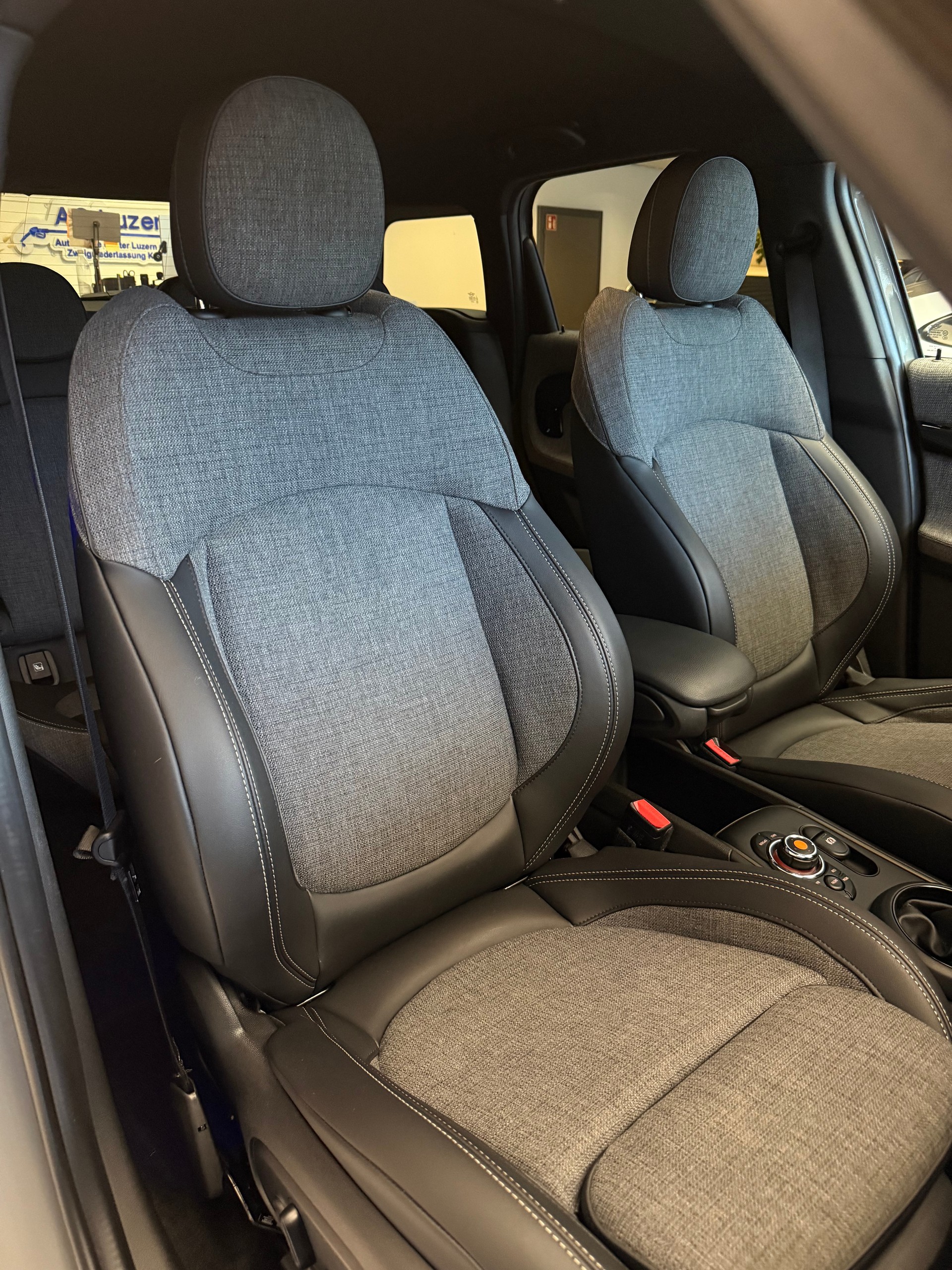 MINI Countryman Cooper SE ALL4 PHEV Steptronic-image-12