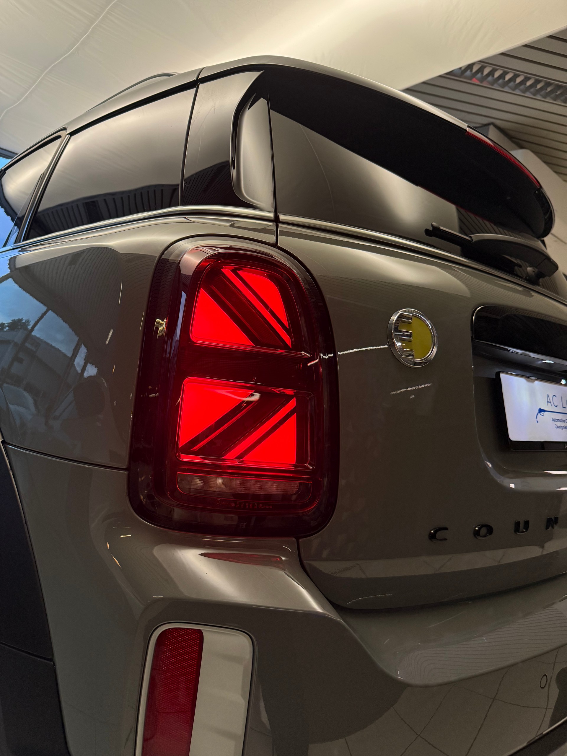 MINI Countryman Cooper SE ALL4 PHEV Steptronic-image-24
