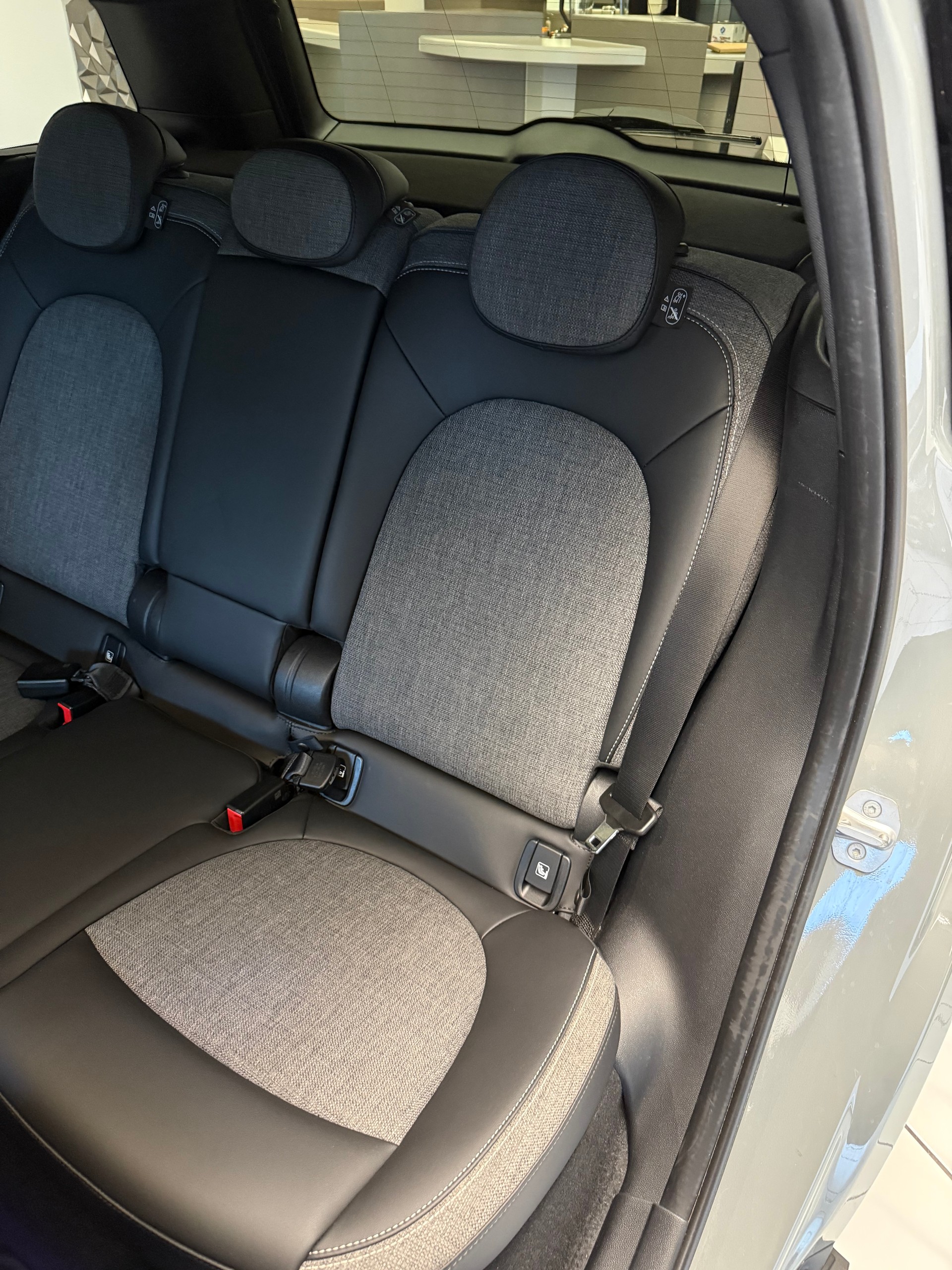 MINI Countryman Cooper SE ALL4 PHEV Steptronic-image-6