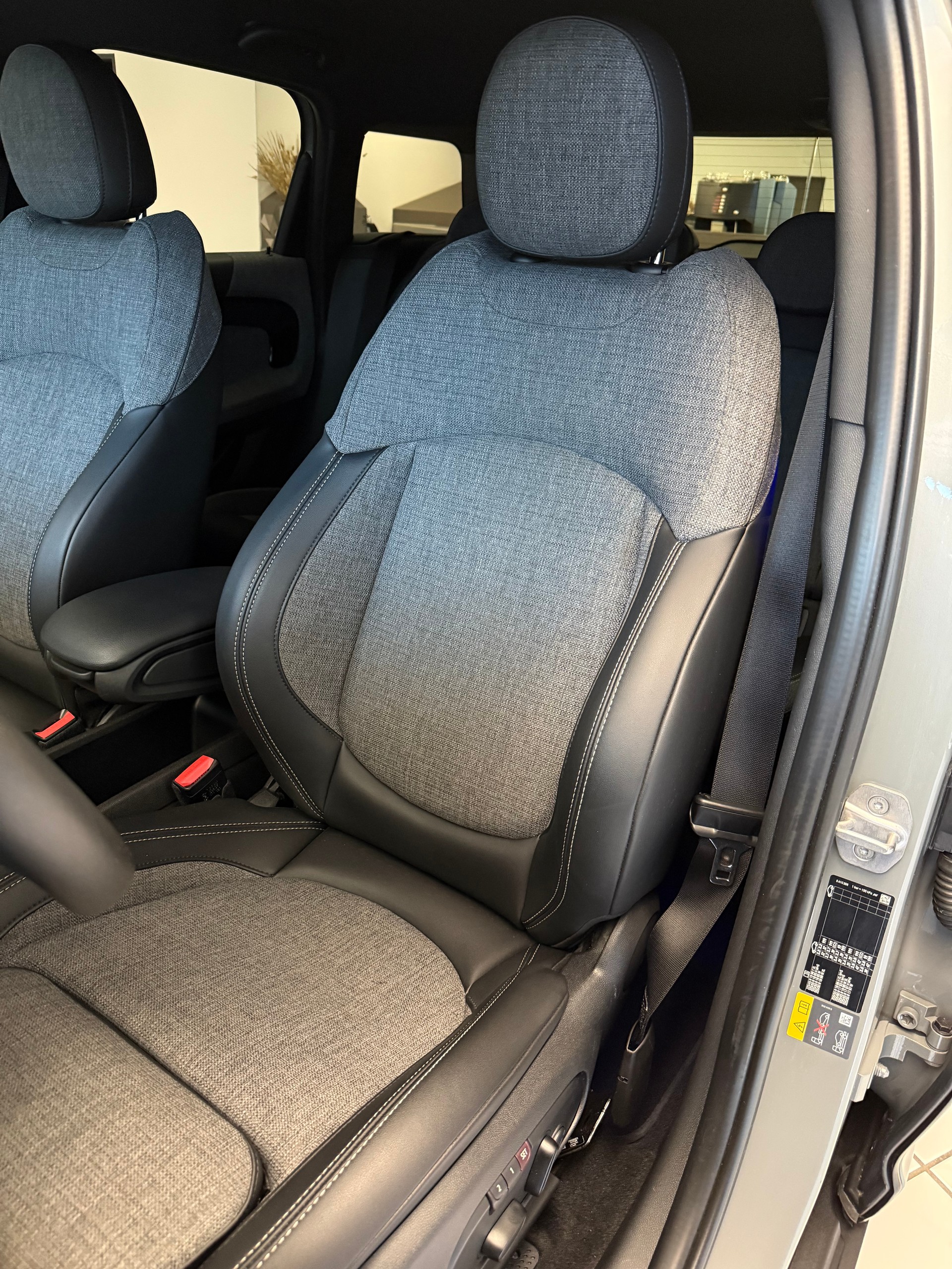 MINI Countryman Cooper SE ALL4 PHEV Steptronic-image-5