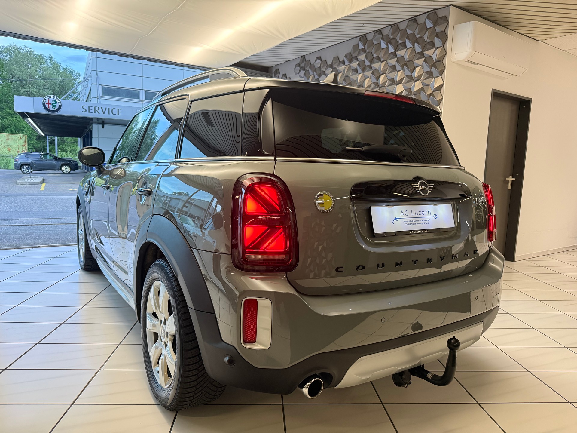 MINI Countryman Cooper SE ALL4 PHEV Steptronic-showroom-element-1