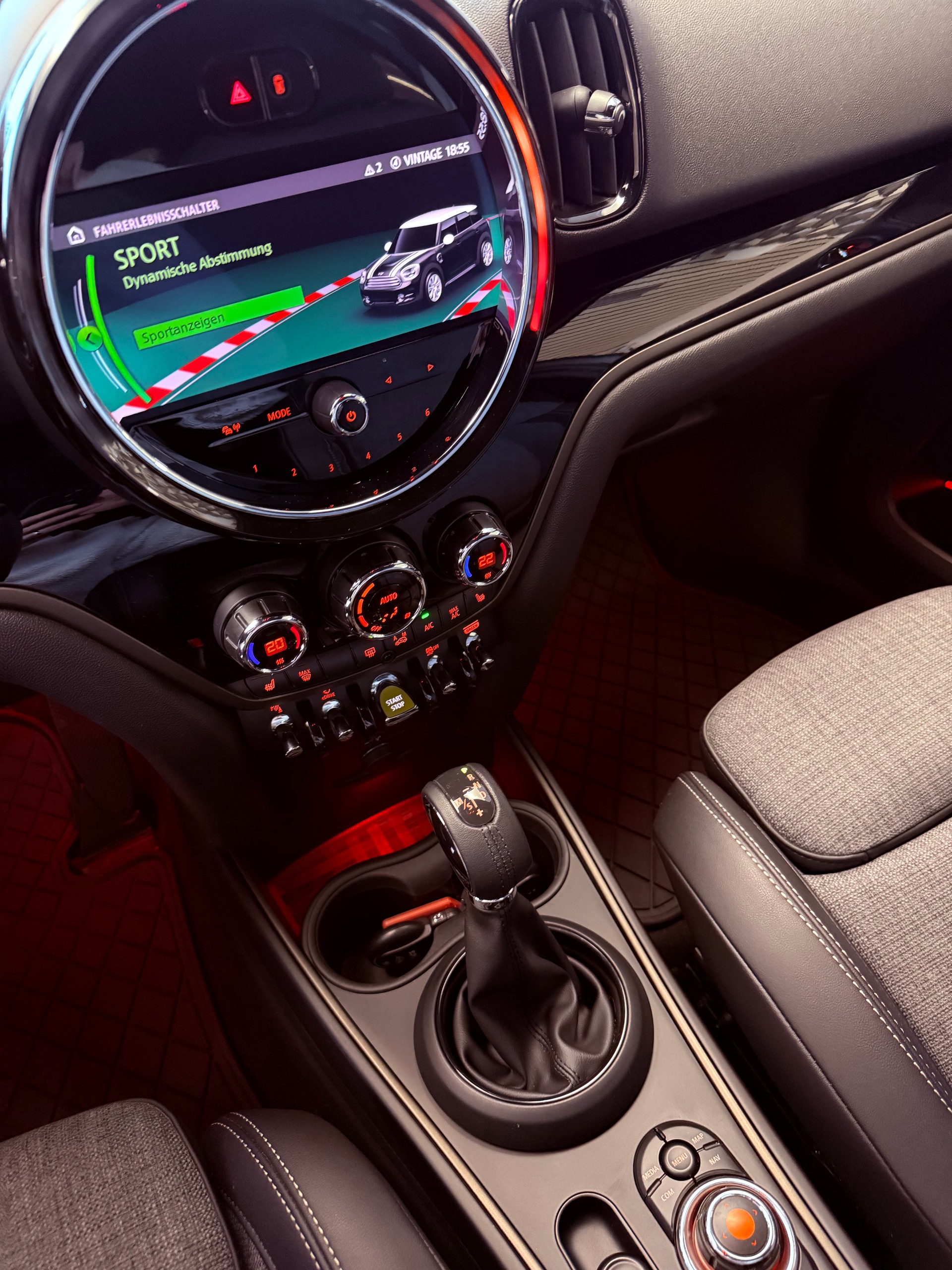 MINI Countryman Cooper SE ALL4 PHEV Steptronic-image-16