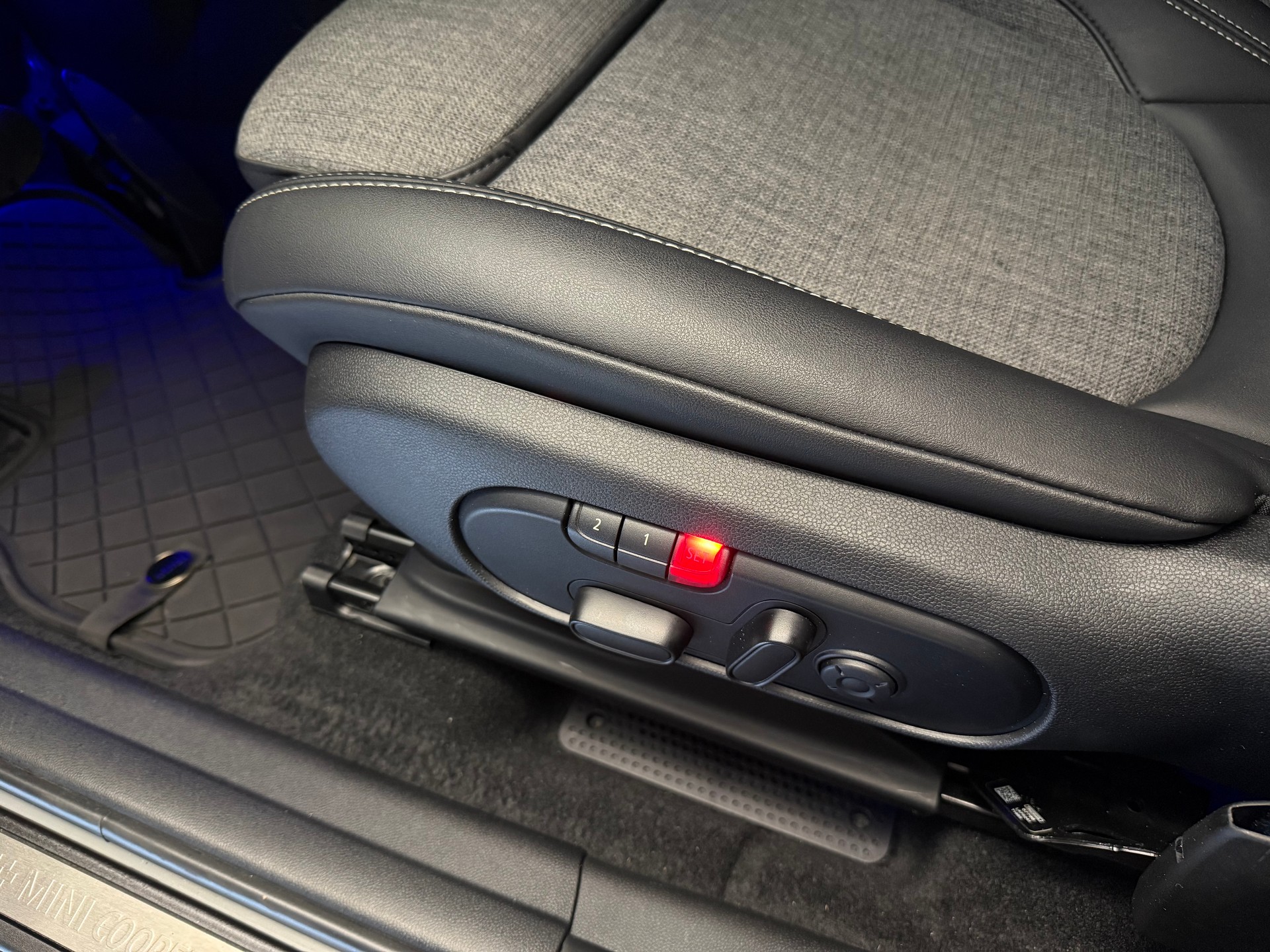 MINI Countryman Cooper SE ALL4 PHEV Steptronic-image-21