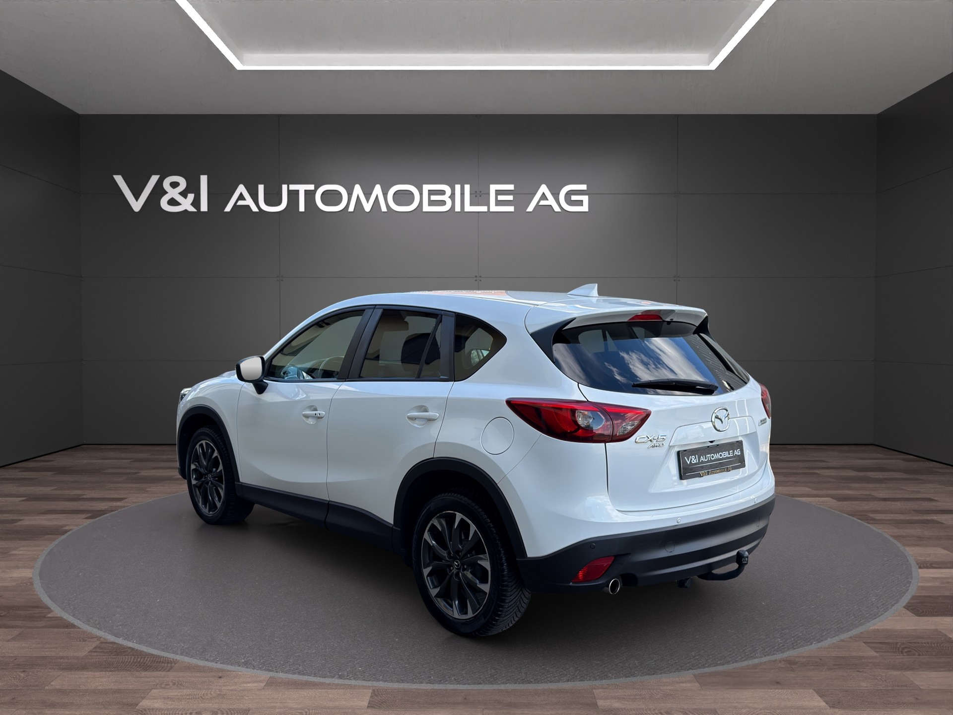 MAZDA CX-5 2.2 D HP Revolution AWD Automatic-showroom-element-3