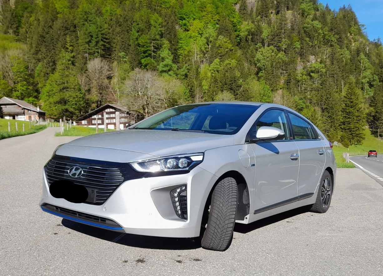 HYUNDAI Ioniq 1.6 GDi PHEV Launch Plus DCT