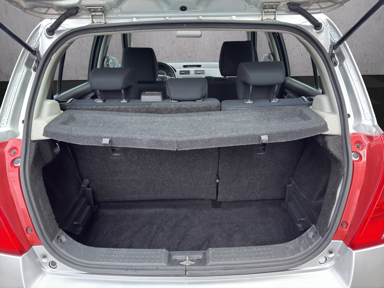 SUZUKI Swift 1.3i 16V GL-image-14