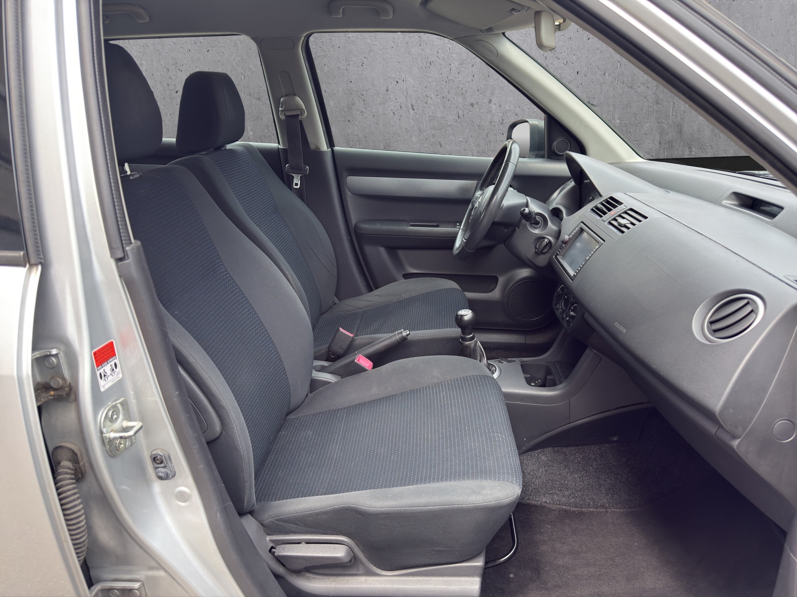 SUZUKI Swift 1.3i 16V GL-image-12