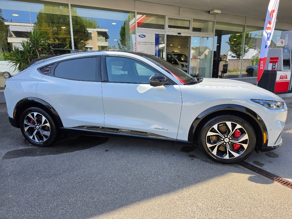 FORD Mustang MACH-E AWD 72.6 kWh-image-4