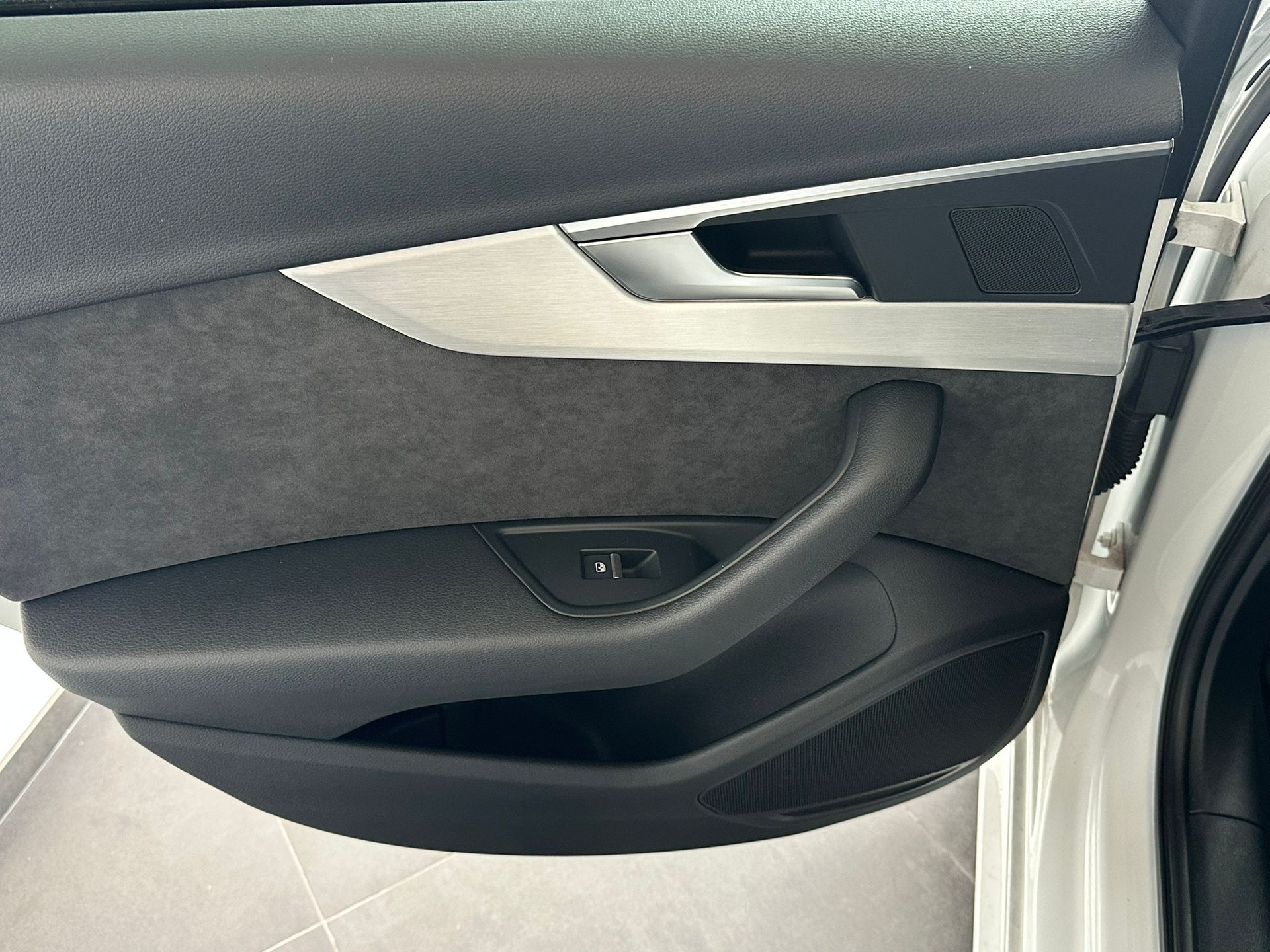 AUDI S4 Avant 3.0 TFSI quattro tiptronic-image-19