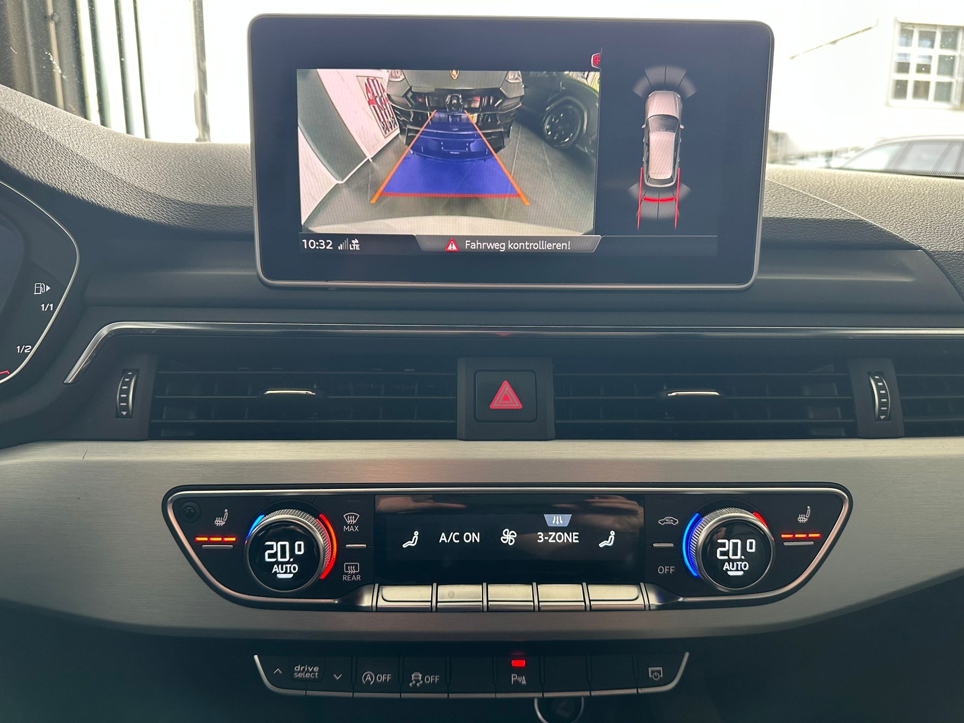 AUDI S4 Avant 3.0 TFSI quattro tiptronic-image-15