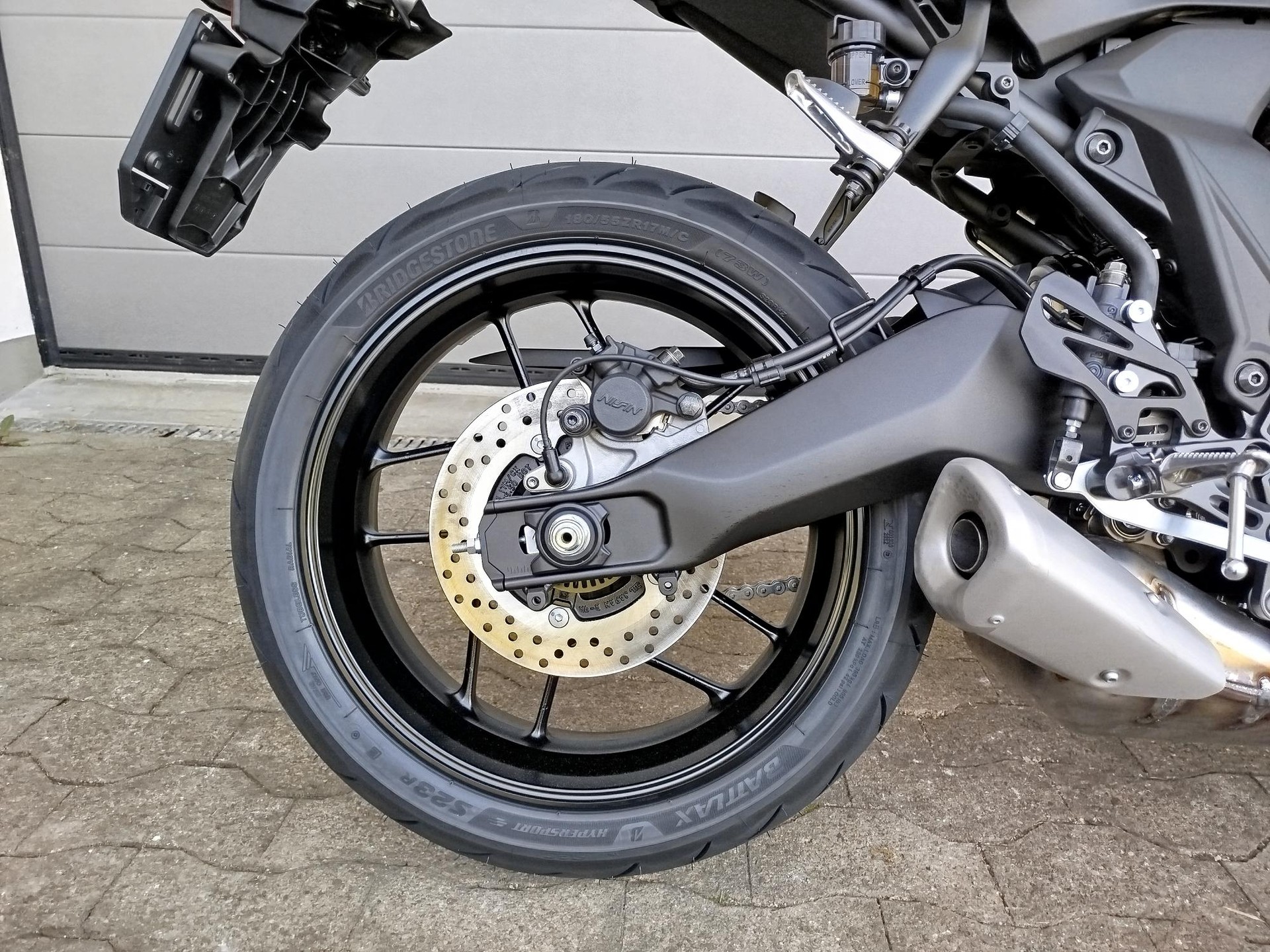 YAMAHA R7-image-9