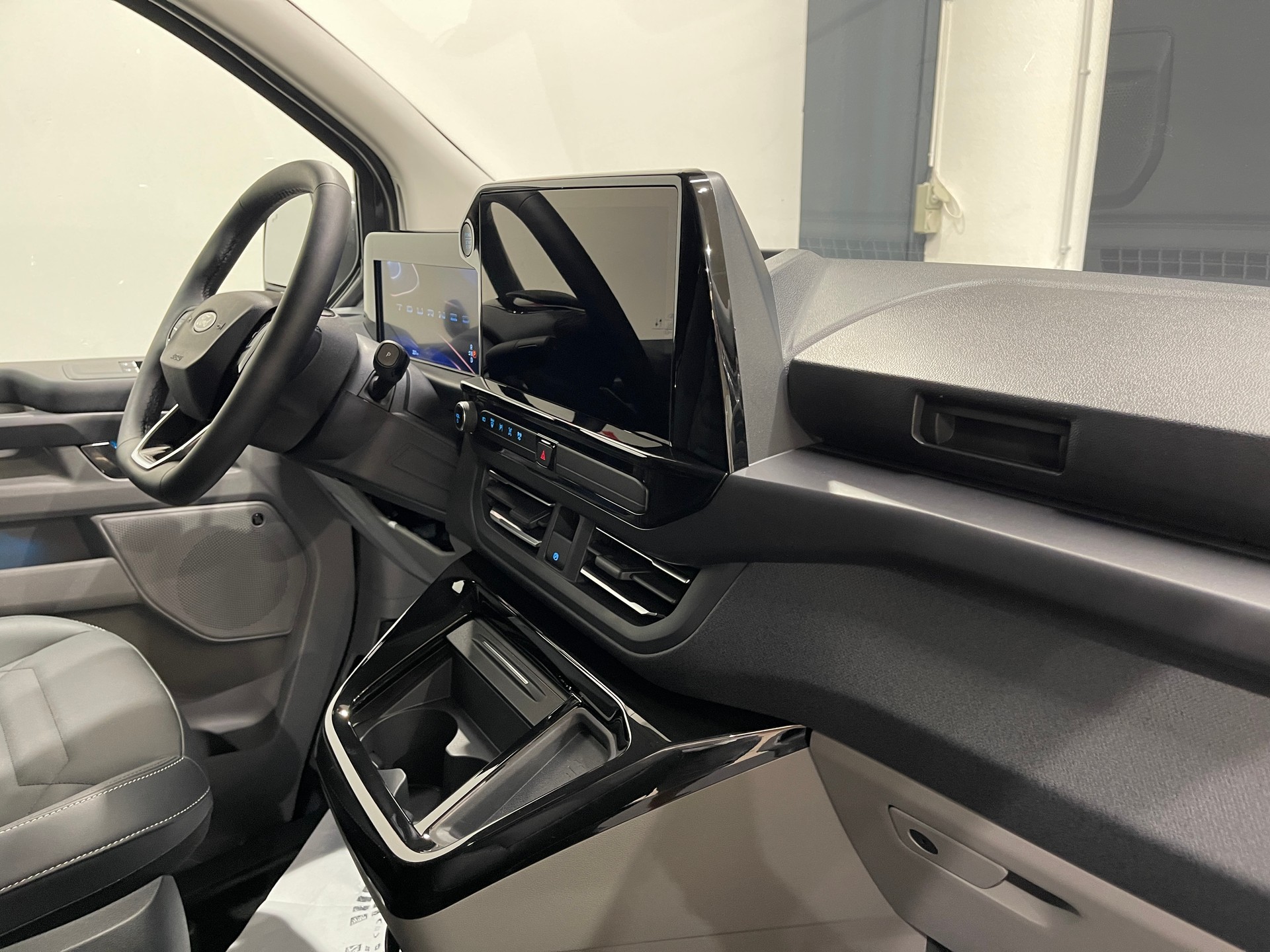 FORD Tourneo Bus 320 L1H1 TitaniumX Automat *5 JAHRE-200000KM GARANTIE*-image-15