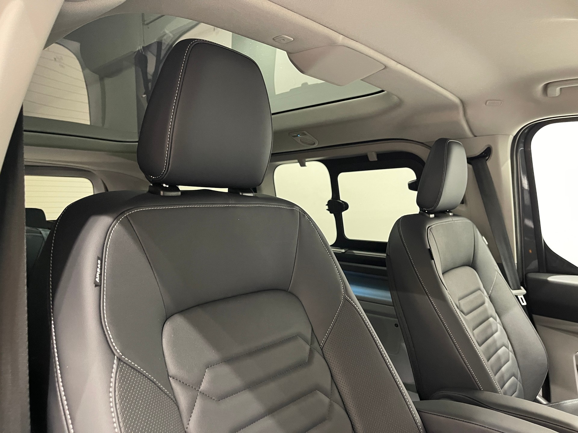 FORD Tourneo Bus 320 L1H1 TitaniumX Automat *5 JAHRE-200000KM GARANTIE*-image-14