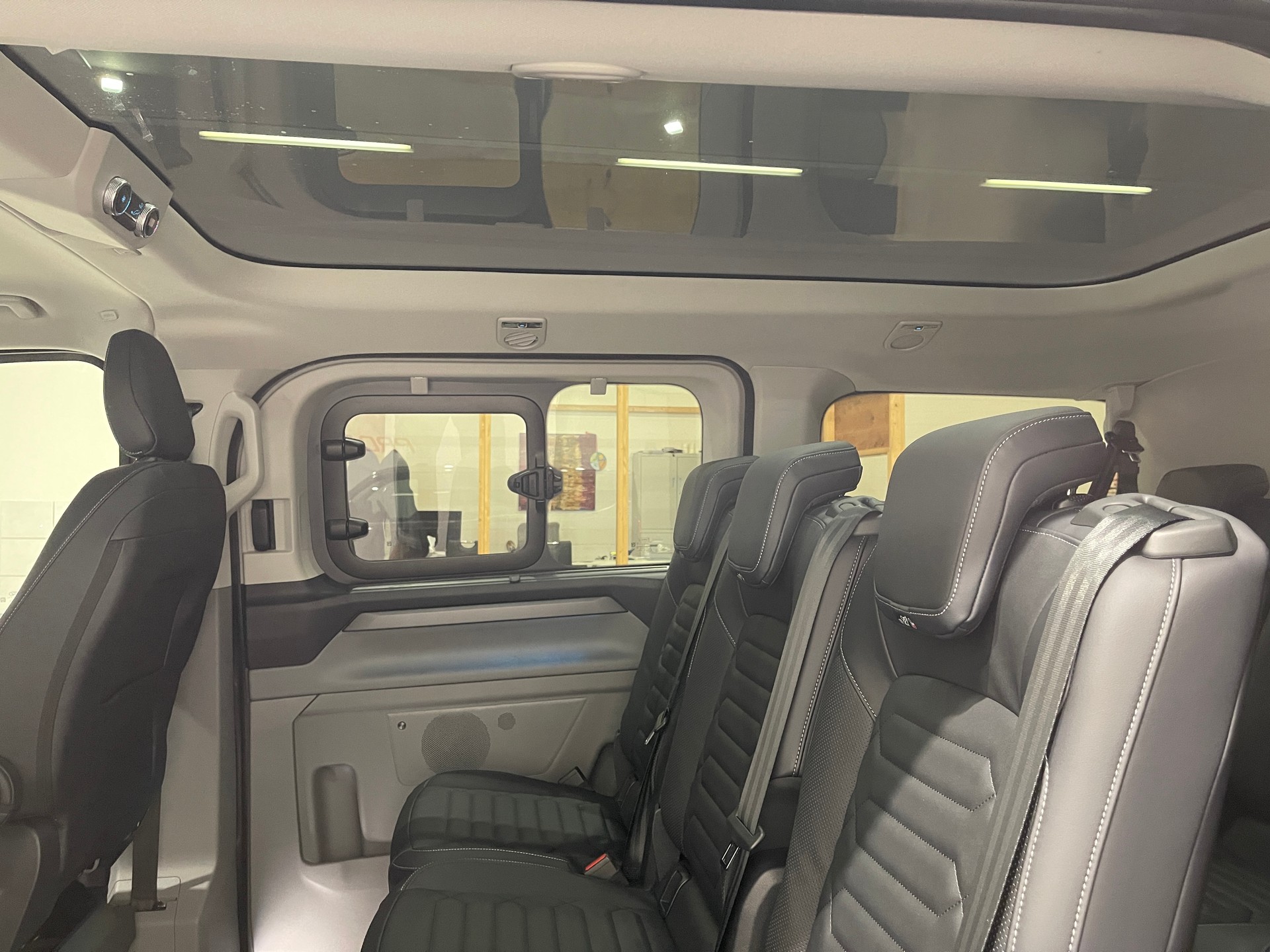 FORD Tourneo Bus 320 L1H1 TitaniumX Automat *5 JAHRE-200000KM GARANTIE*-image-10